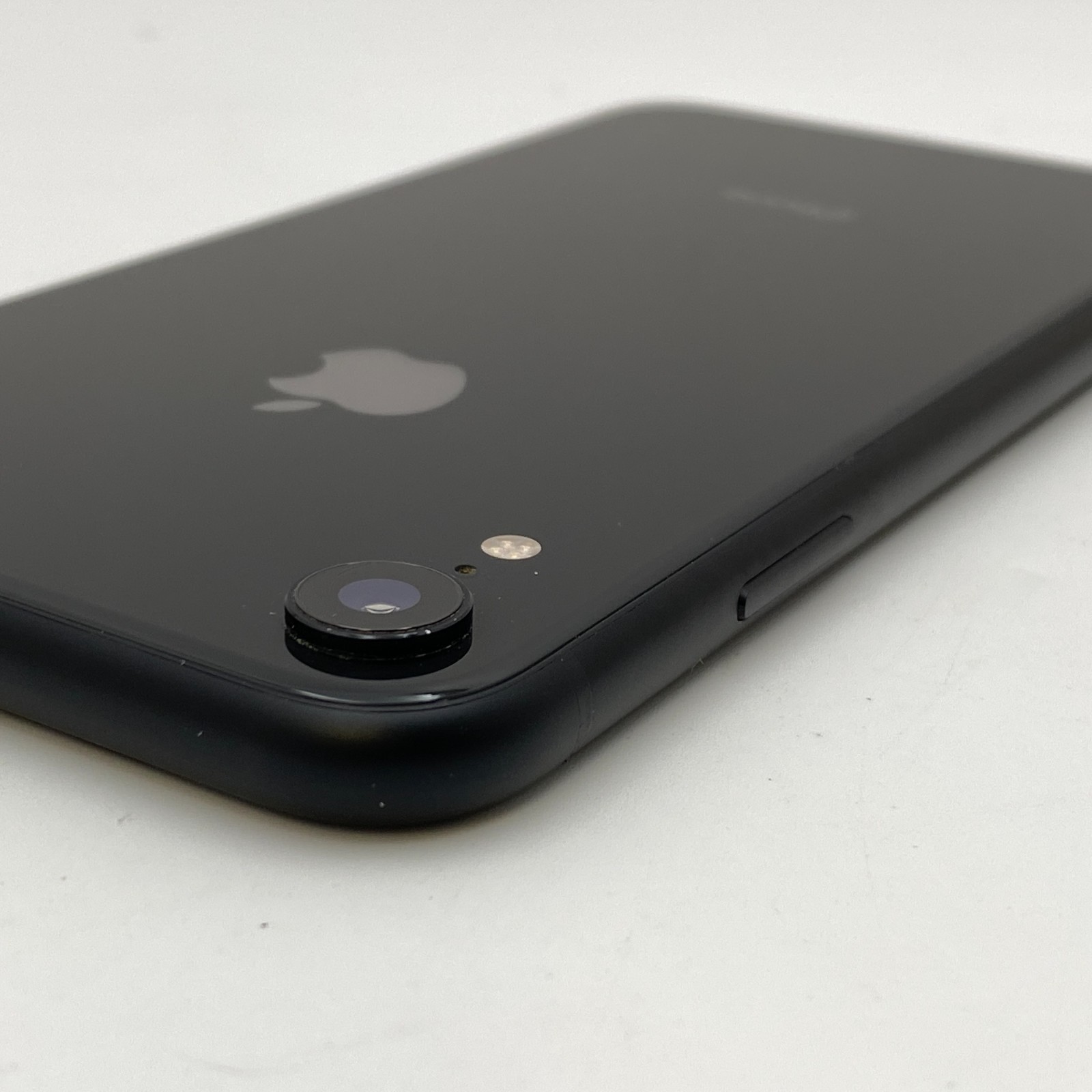 Apple iPhone XR – 128GB – Black (Unlocked) – Good Condition