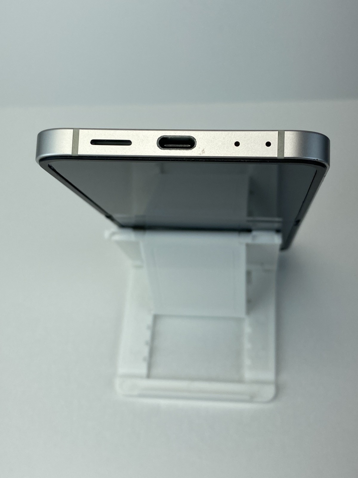 Samsung Galaxy Z Flip6 SM-F741U1 256GB White Unlocked Clean IMEI