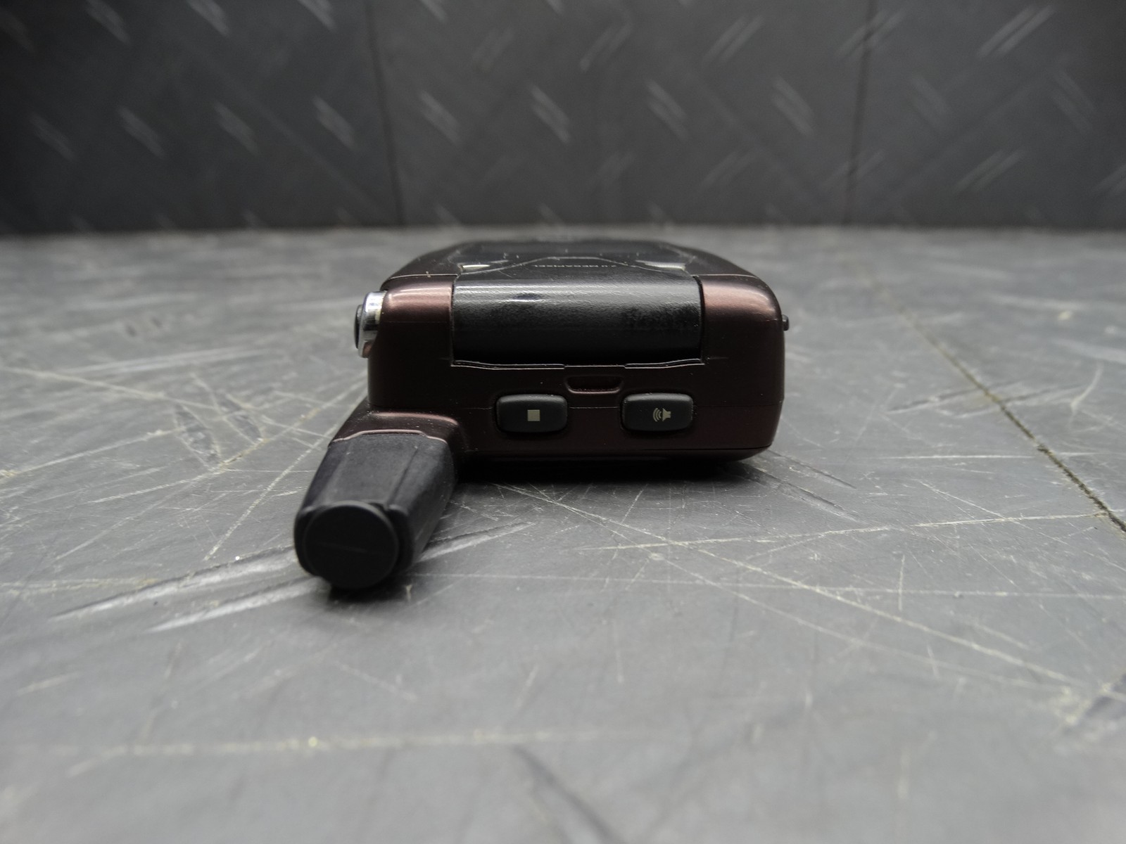 Motorola i series i880 = Black (Nextel) iDEN PTT Flip Phone (No battery)