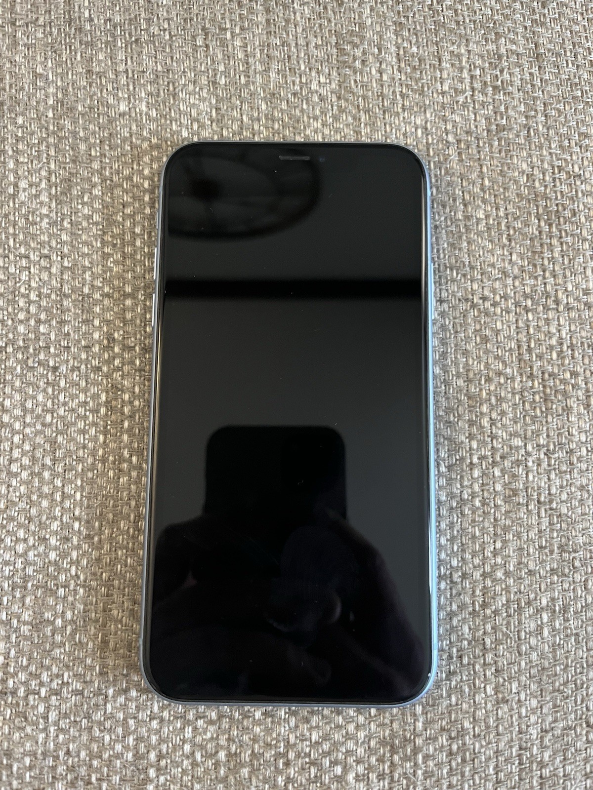 Apple iPhone XR Light Blue (SEE DESCRIPTION)