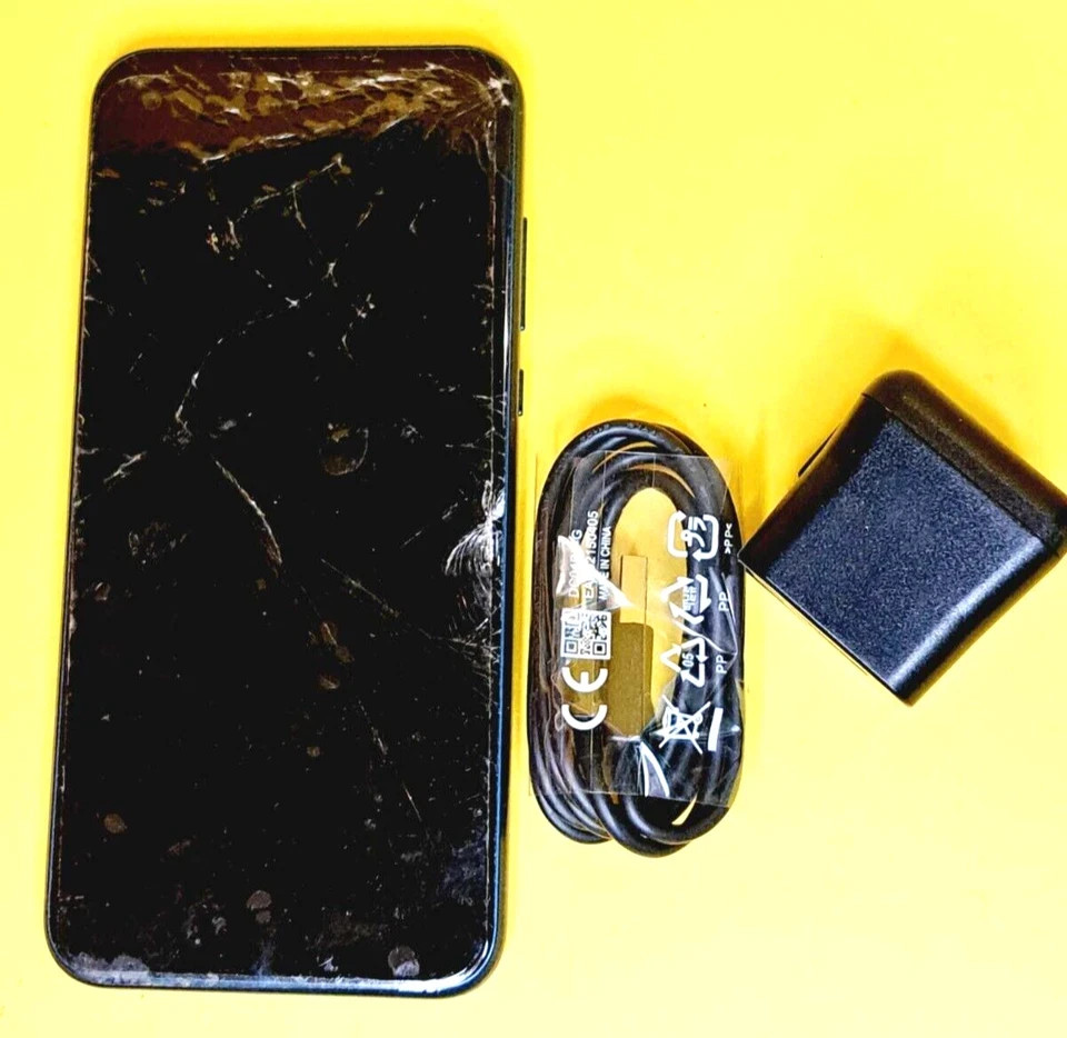*VIEW PHOTOS* MOTOROLA MOTO E 2020 32GB UNLOCKED 4G CELL PHONE ROGERS CHATR BELL