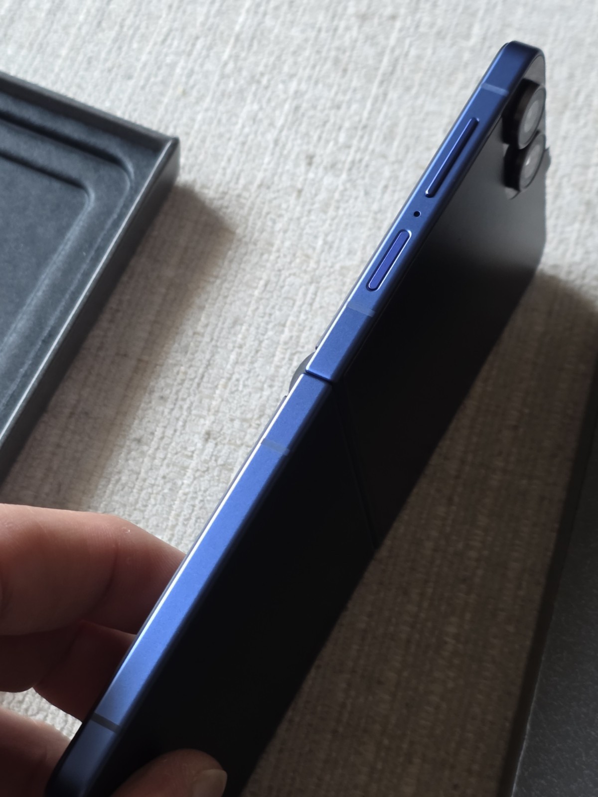 Samsung Galaxy Z Flip 7 5G 256GB – Blue Color (T-Mobile Only) – Open Box New