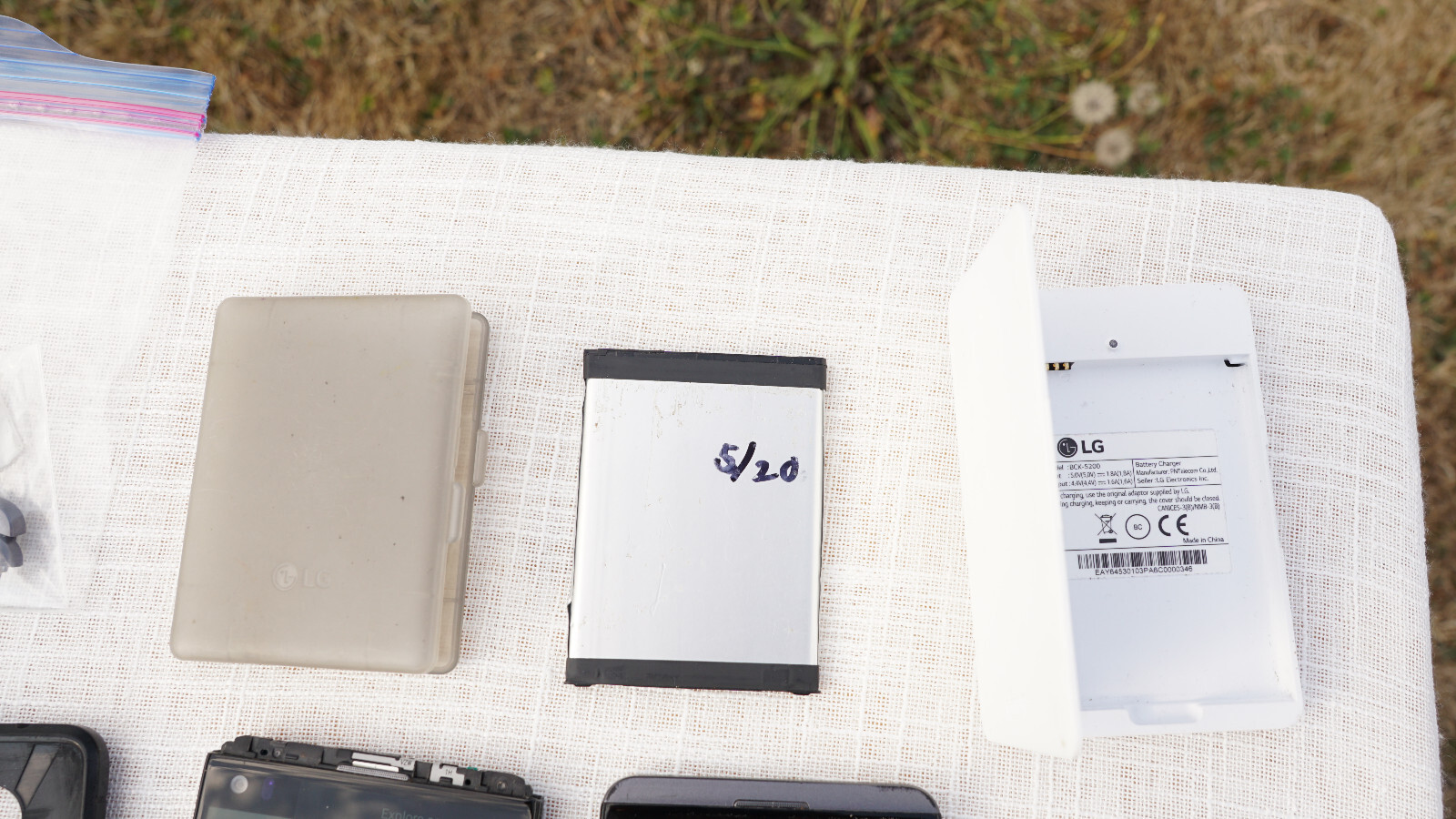 LG V20 – Two phone plus extras, read description 