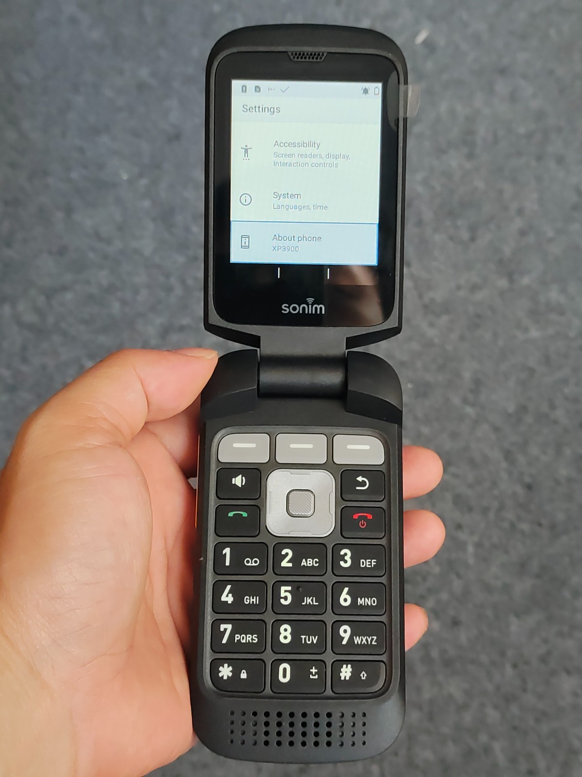 Sonim XP3 plus(XP3900) 8GB UNLOCKED(4G) Rugged Flip sartphone 2.8” 8MP