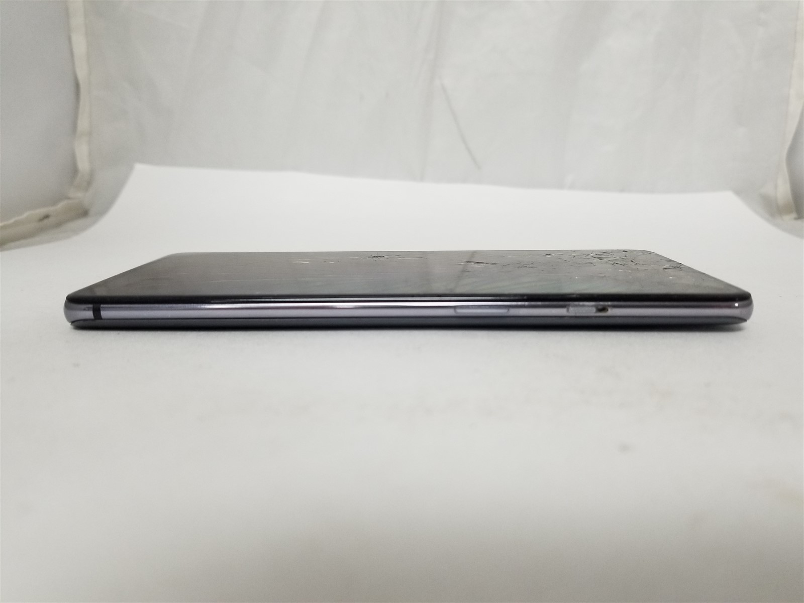 OnePlus 7T 128GB Silver HD1907 (T-Mobile Unlocked) Damaged zD2849
