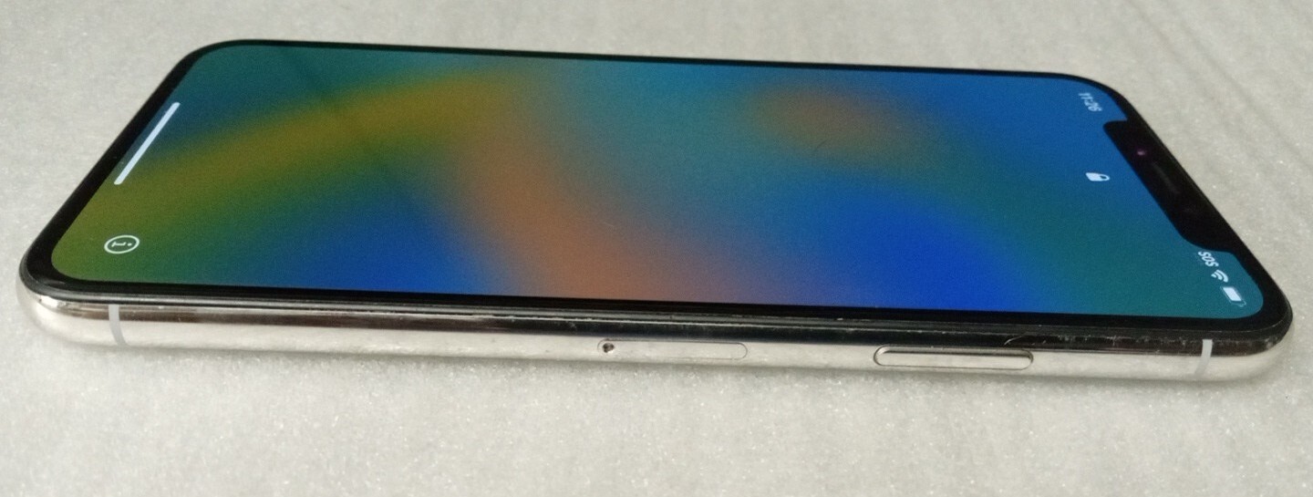 Apple iPhone X A1901 64GB Silver Unlocked GSM/CDM Unlocked