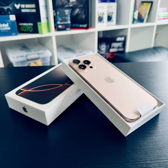 iPhone 16Pro MAX w/ TikTok