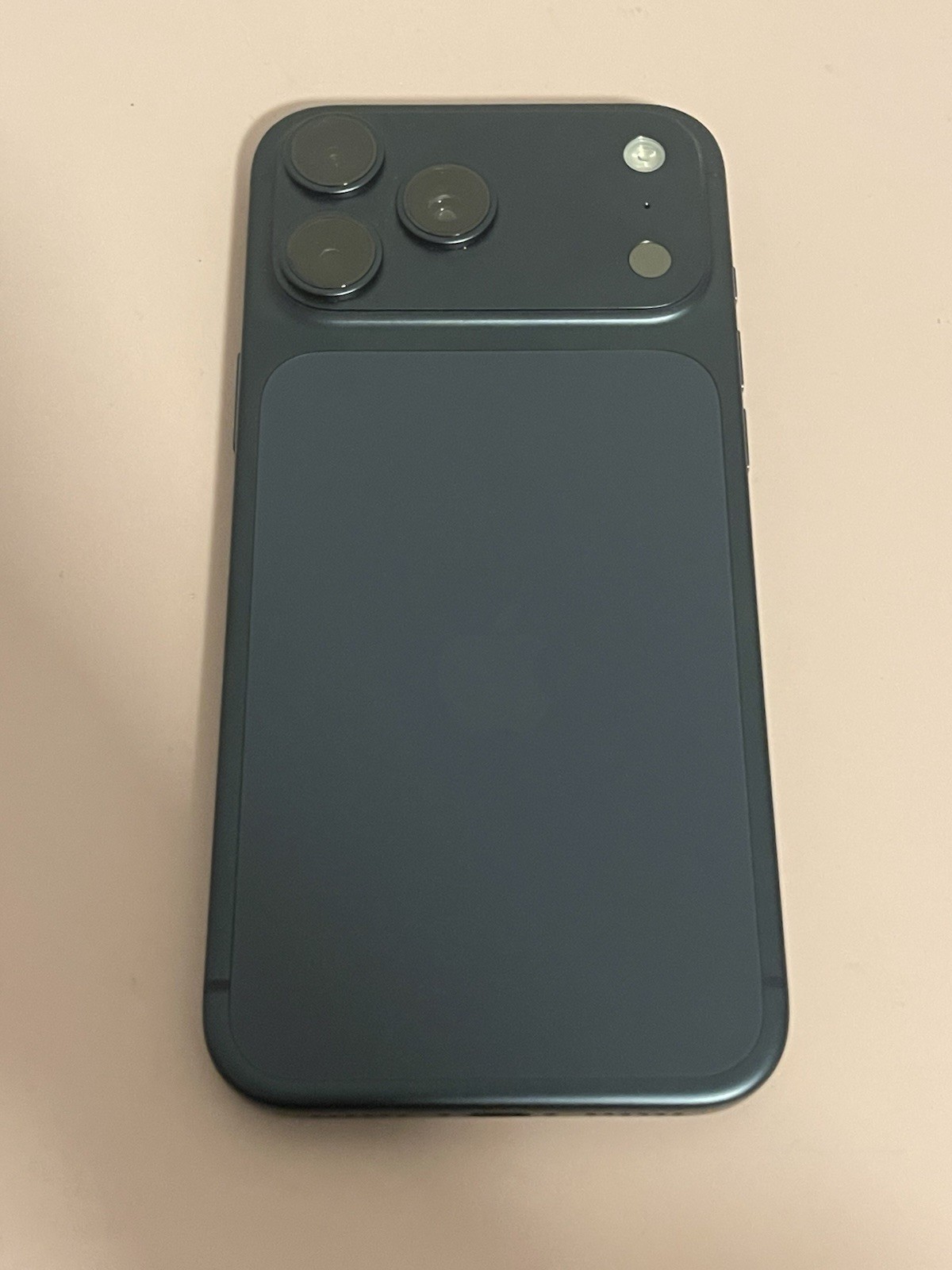 Apple iPhone 17 Pro Max 256 GB Deep Blue (AT&T Locked)
