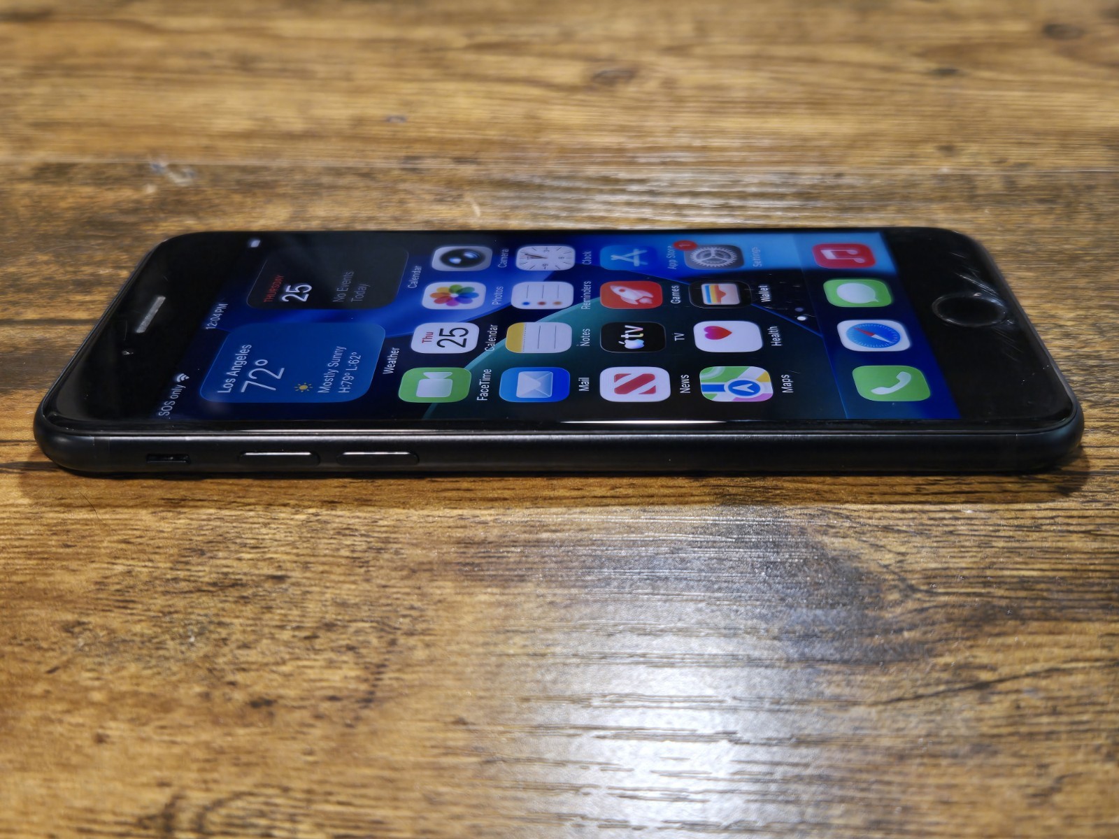 iphone SE 3rd gen 128GB Verizon Battery Health 81% No Sim Card Tray