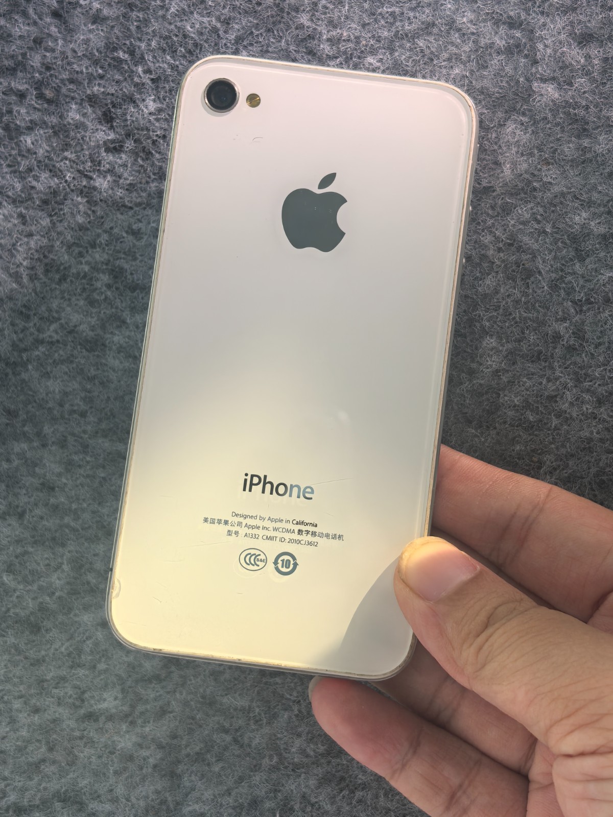Apple iPhone 4 White Black Factory UNlocked Full Working Smartphone Good GIFT