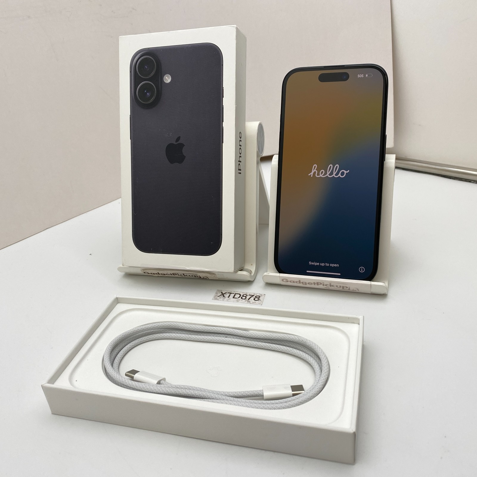 Apple iPhone 16 – 128GB – Black (AT&T/Cricket ONLY) – Open Box