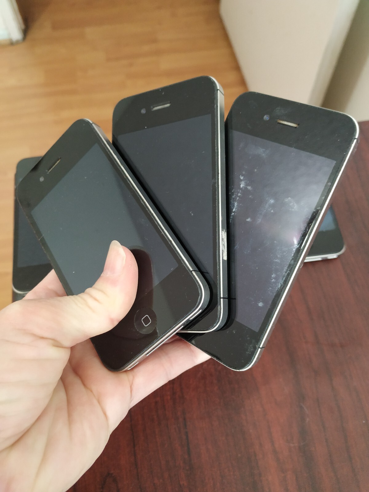 Lot of 7 Apple iPhone 4 A1349(CDMA) 16GB ( NON SIM MODEL)( Verizon )