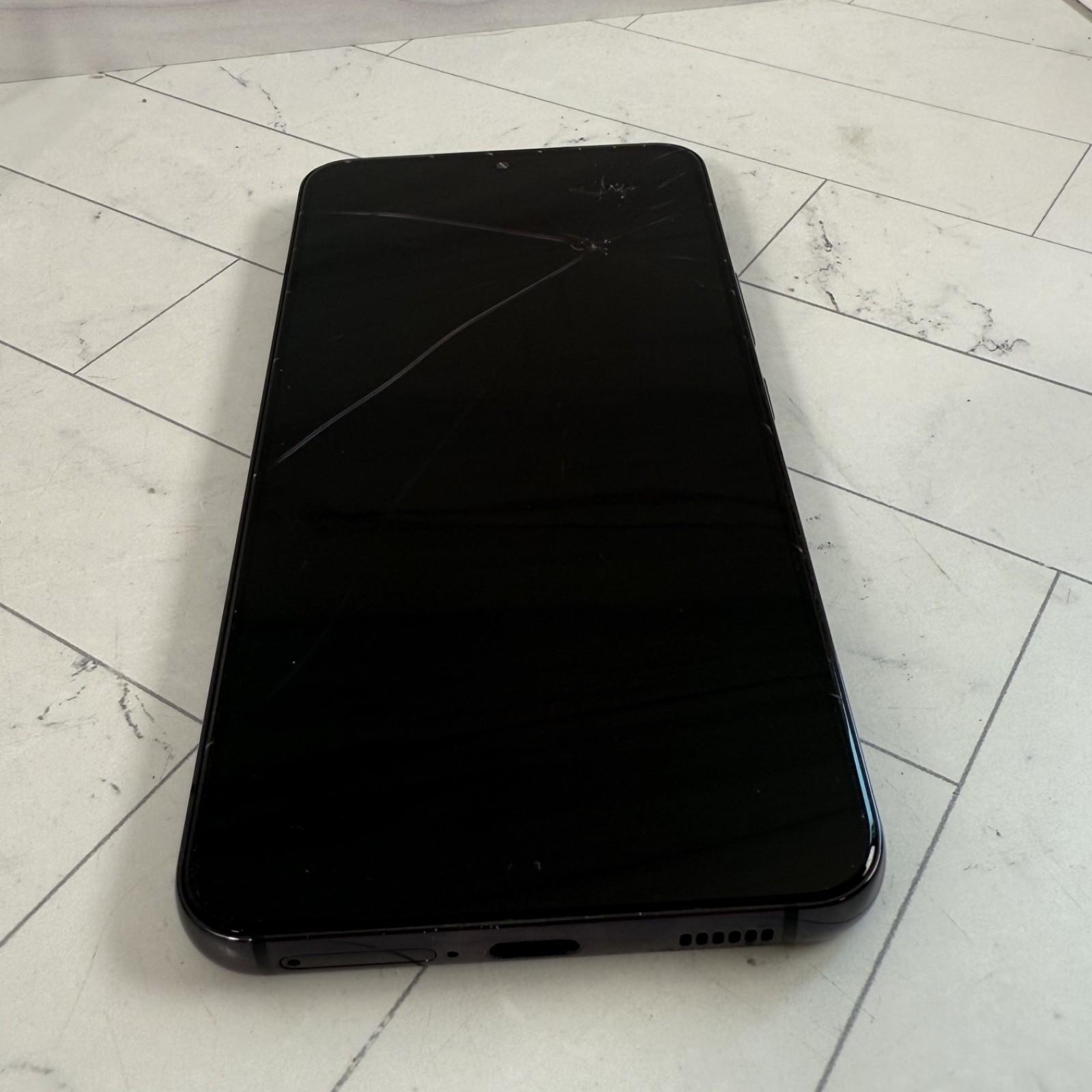 Samsung Galaxy S22 5G SM-S901U 128GB Black Unlocked Cracked Screen #A73