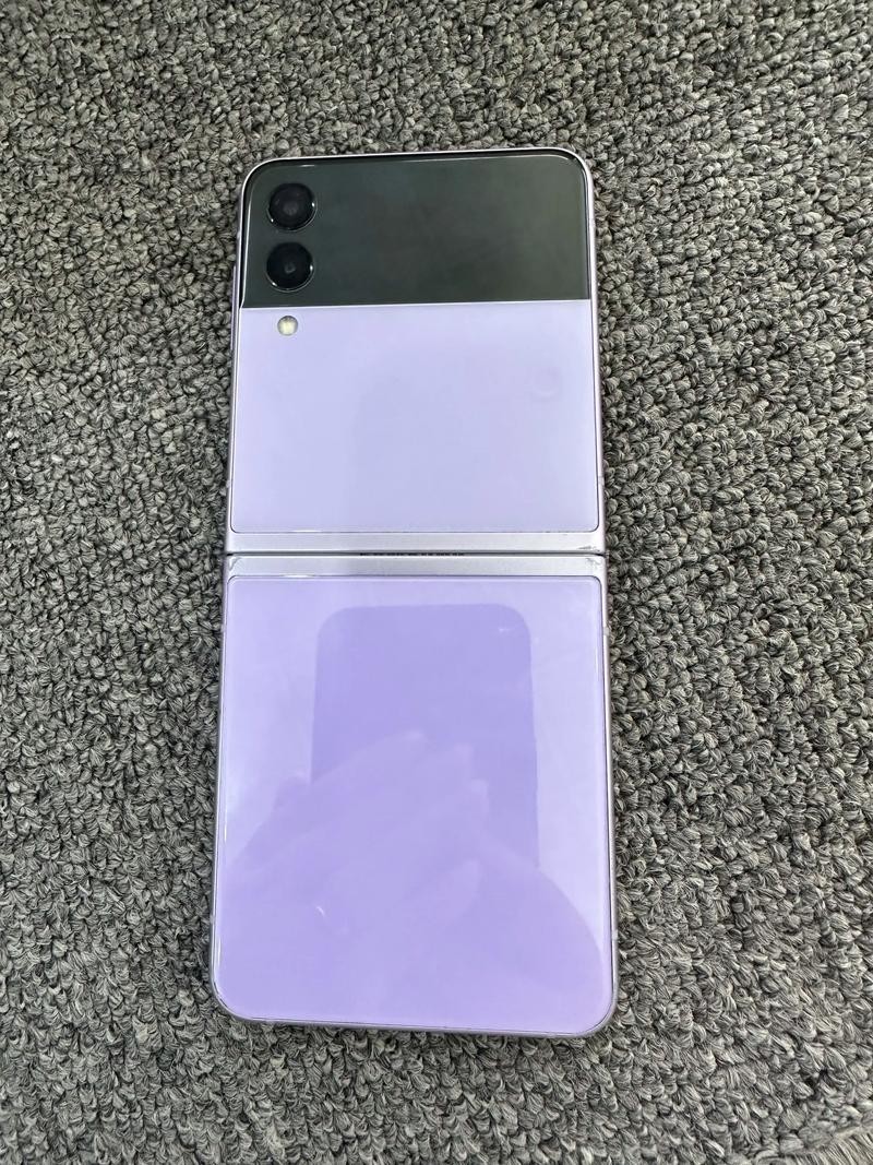 Samsung Galaxy Z Flip 3 5G F711U Unlocked 128GB Smartphone OPEN BOX LAVENDER