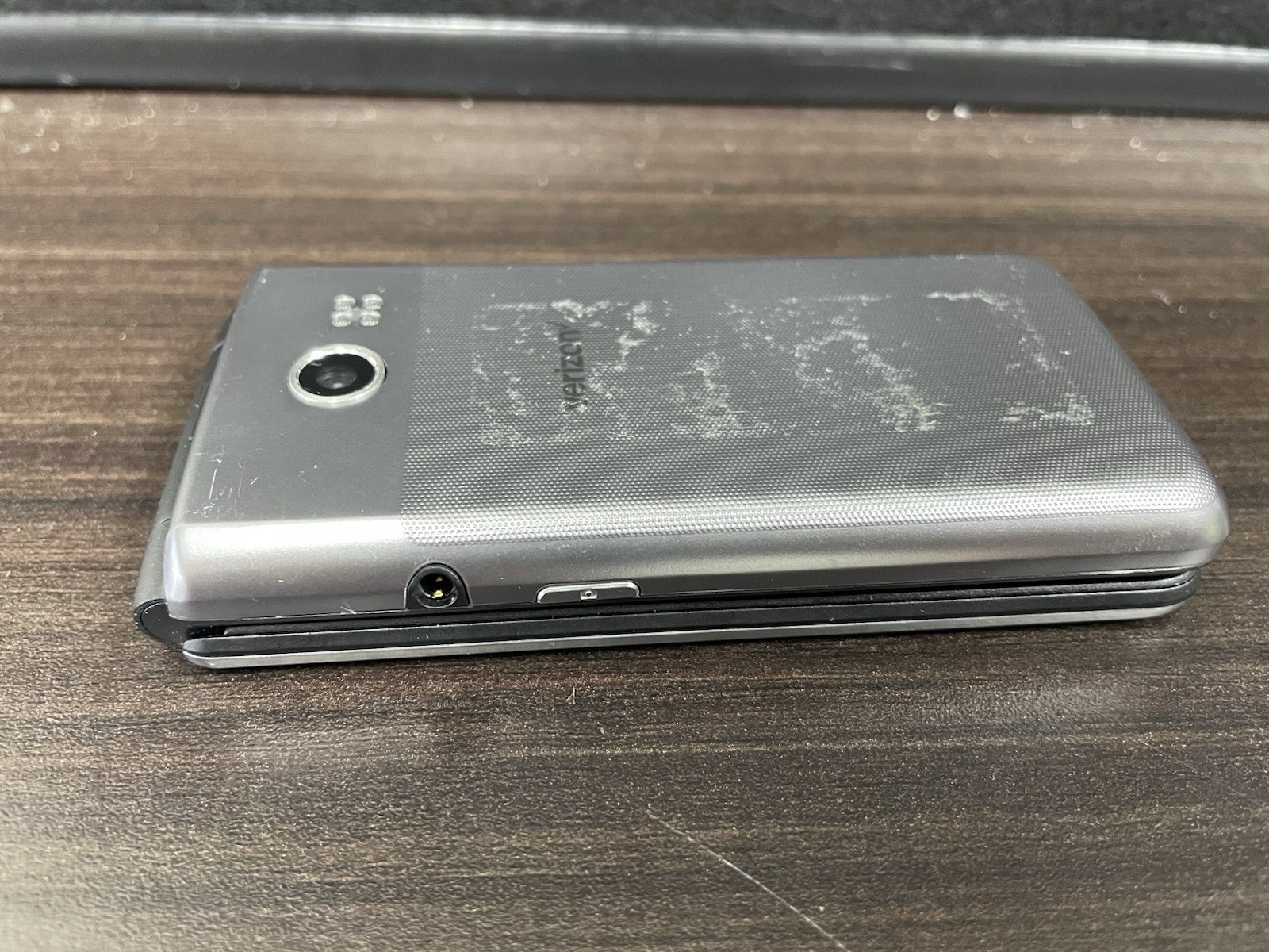 LG VN220 Exalt Flip Phone (Verizon)