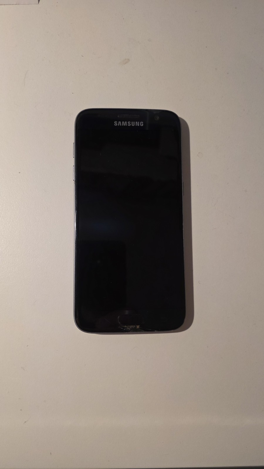 Samsung Galaxy S7 SM-G930V – 32GB – Black Onyx Unlocked (Verizon)