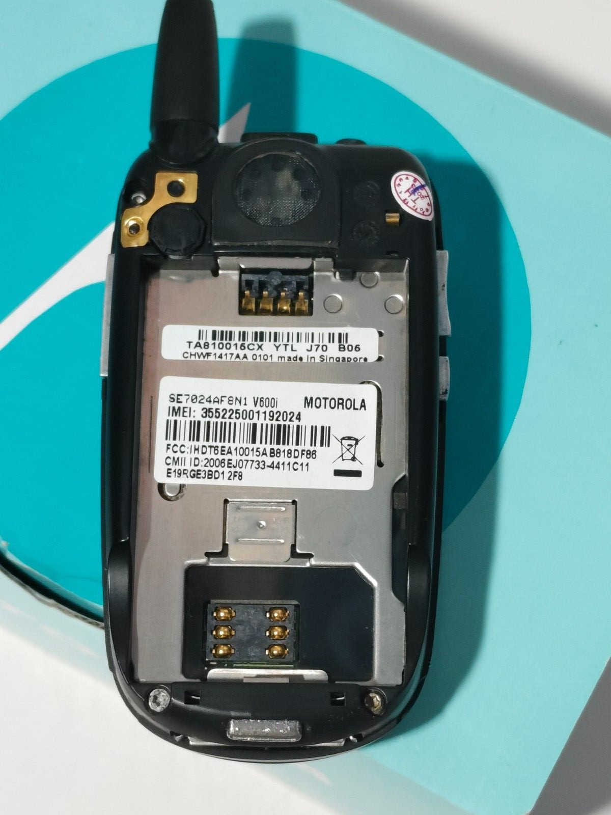 Motorola V600/V620 5 MB GSM 2G MPEG4 750 mAh cell phone