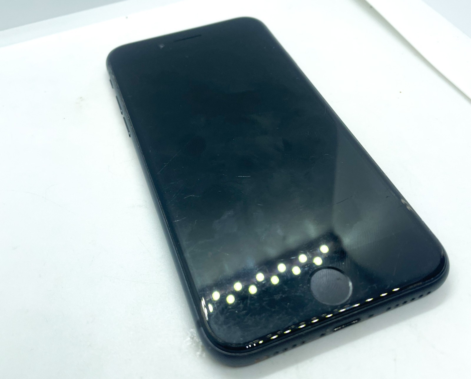 Apple iPhone 8 – 64 GB – Space Gray (Unlocked)