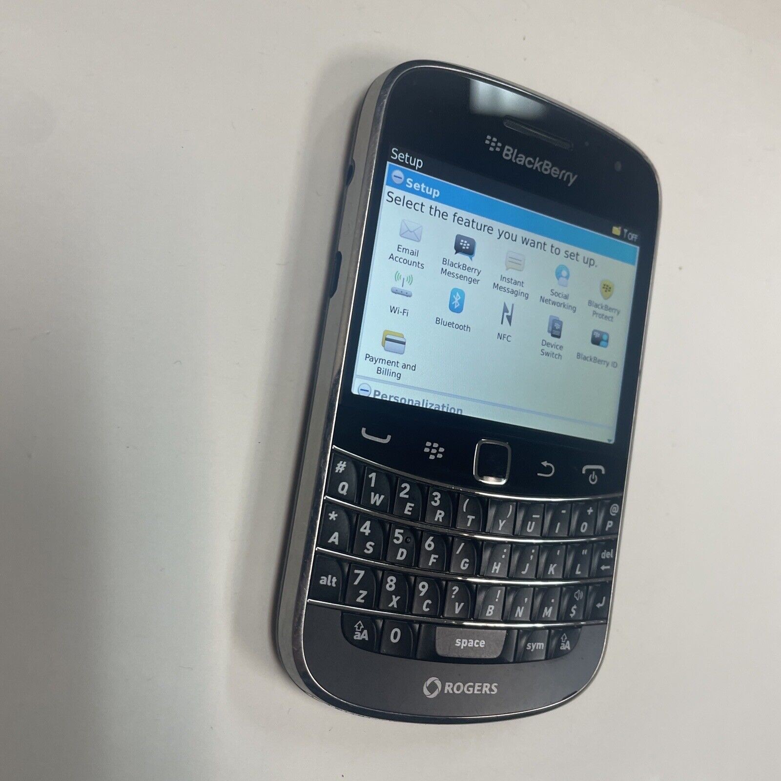 BLACKBERRY BOLD 9900 – 8GB – cell phone (No battery. carrier: Rogers, Fido)