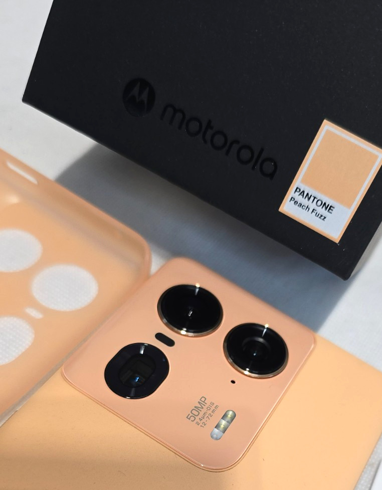 Motorola Edge 50 Ultra 5G XT2401-1 16GB + 1TB Unlocked Peach Fuzz
