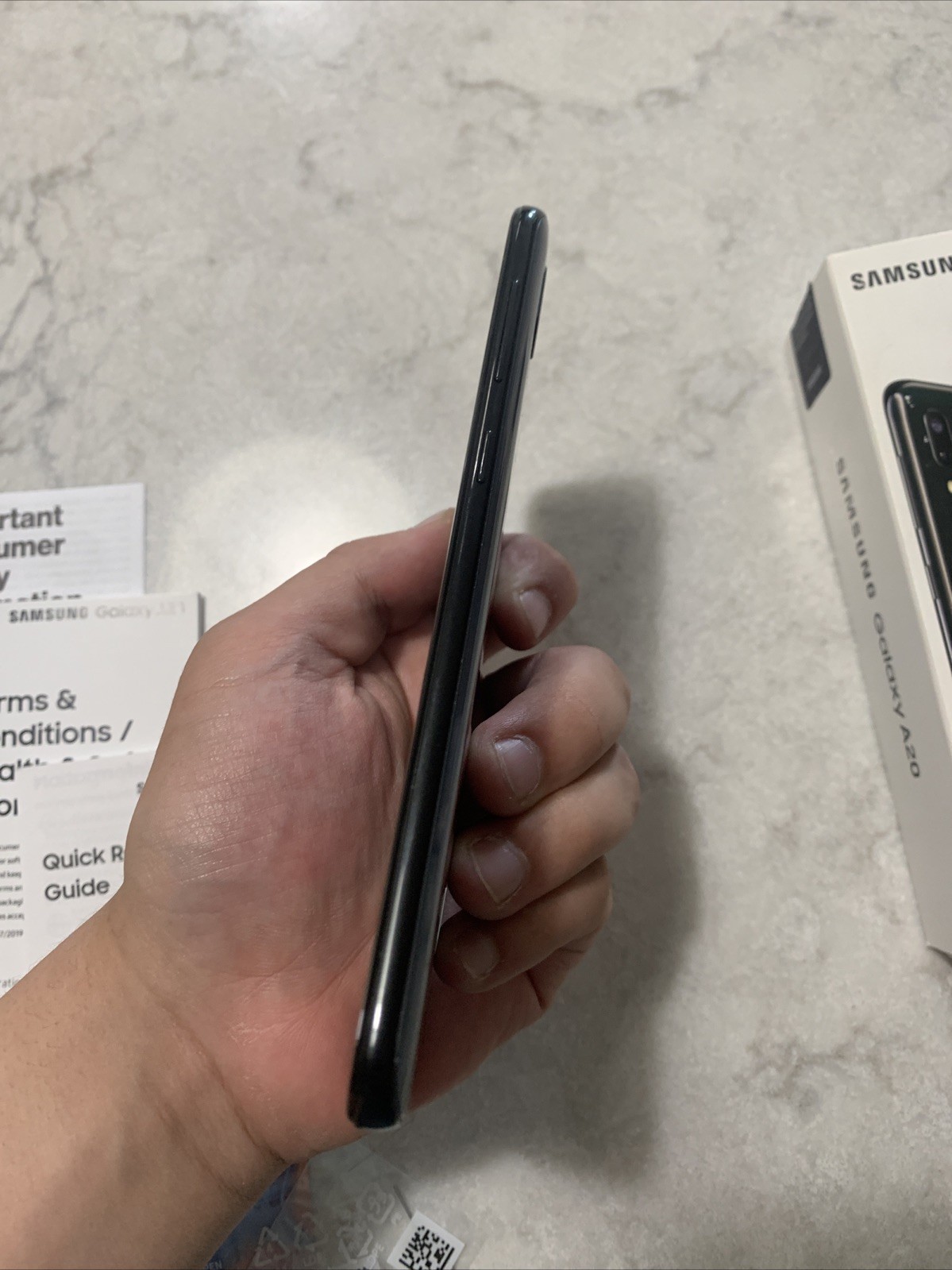 Samsung Galaxy A20 Dual 32GB Black T-Mobile SM-A205U Android Smartphone Tested
