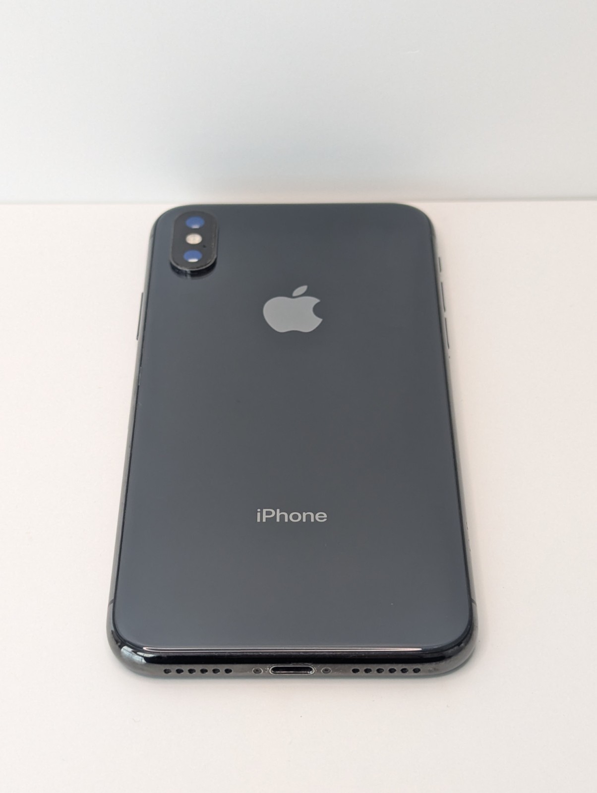 Apple iPhone X – 264GB – Space Gray (Unlocked) Broken LCD-Good Back -FOR REPAIR