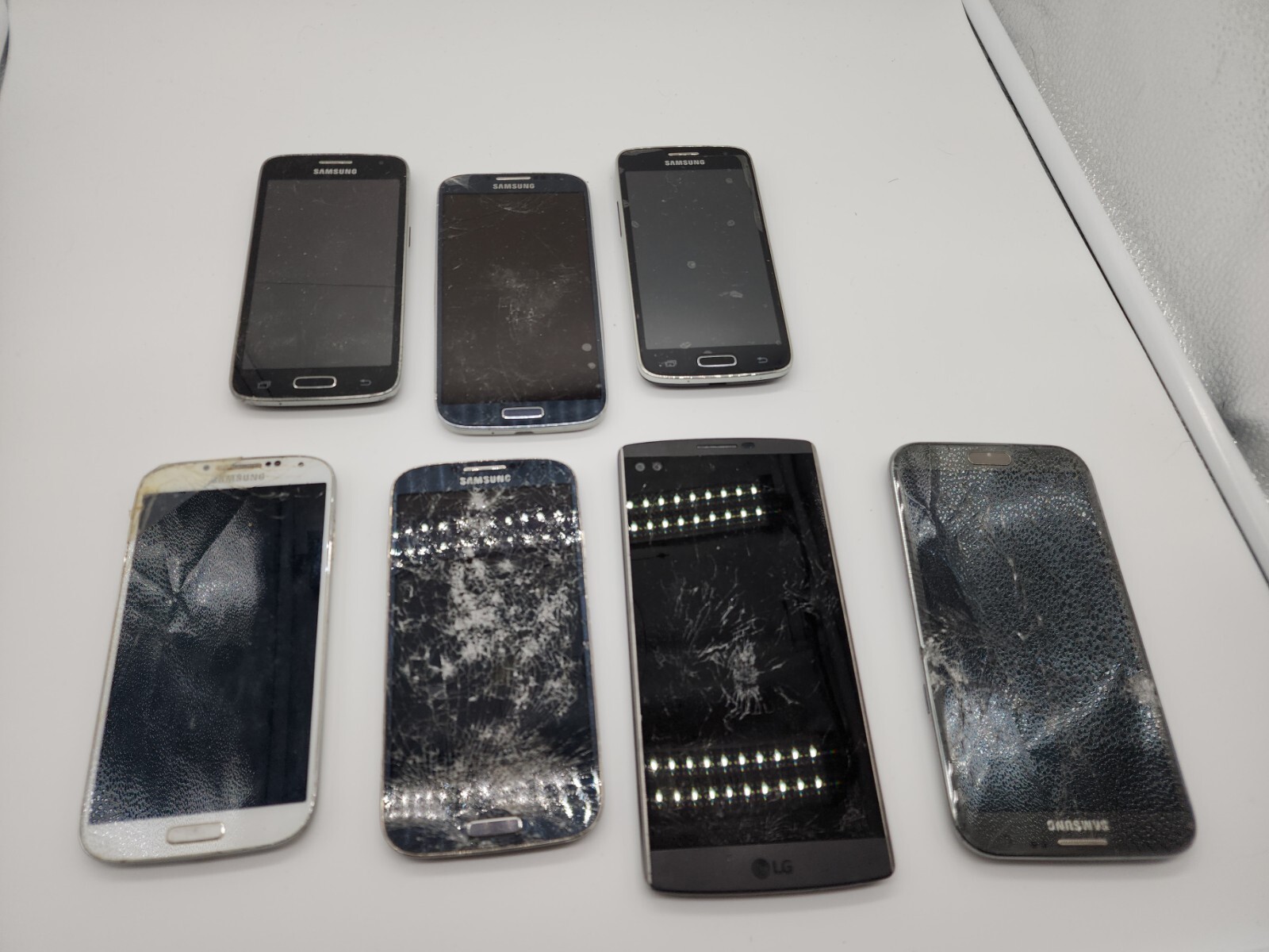 Lot of 7 Smartphone and Cellphone Devices – FOR PARTS OR REPAIRS ONLY LG V10