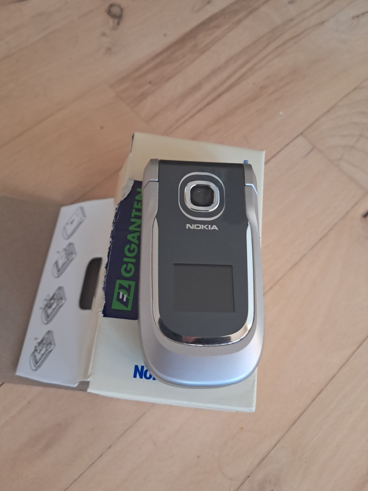 Nokia 2760 – 11 MB – Silver (Unlocked)