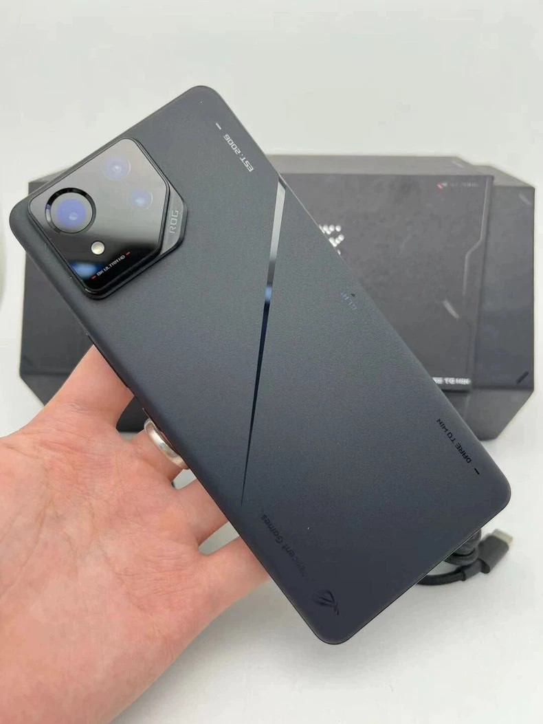 Asus ROG Phone 8 pro-16GB+512GB-6.78″ 50MP High Capacity Battery Gaming Phone