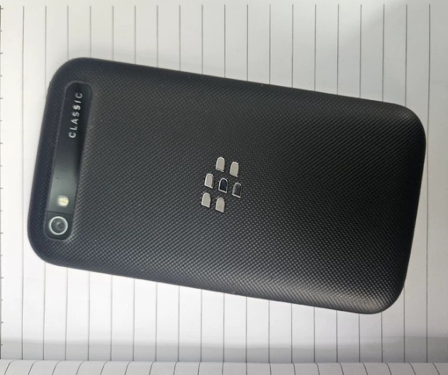 BlackBerry Classic Q20 16GB+2GB RAM Unlocked LTE Qwerty Keyboard Good