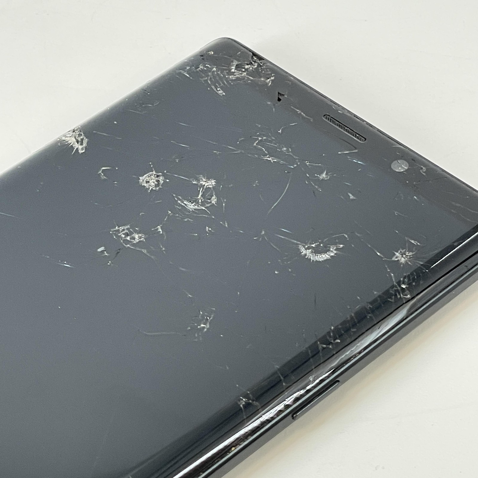Samsung Galaxy Note 9 Midnight Black 128GB Unlocked – Cracked Screen/LCD Burn-In