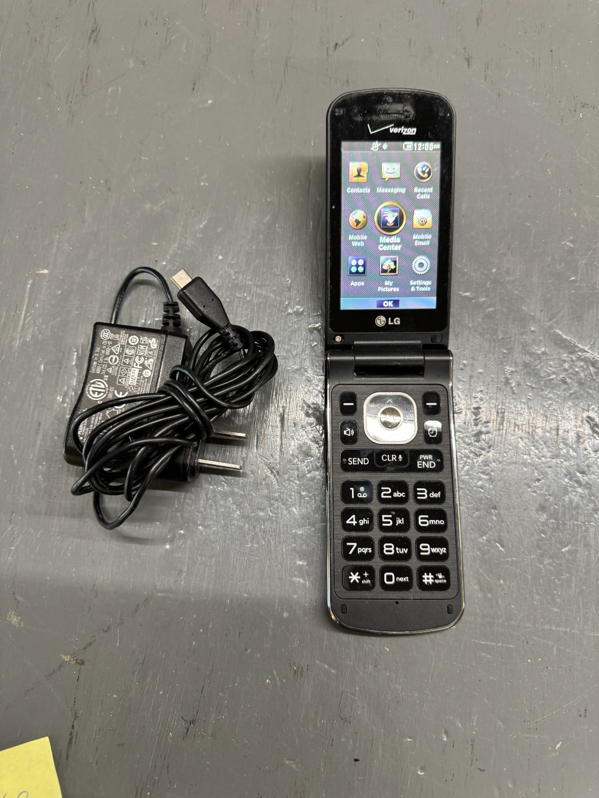 LG Exalt VN360 phone