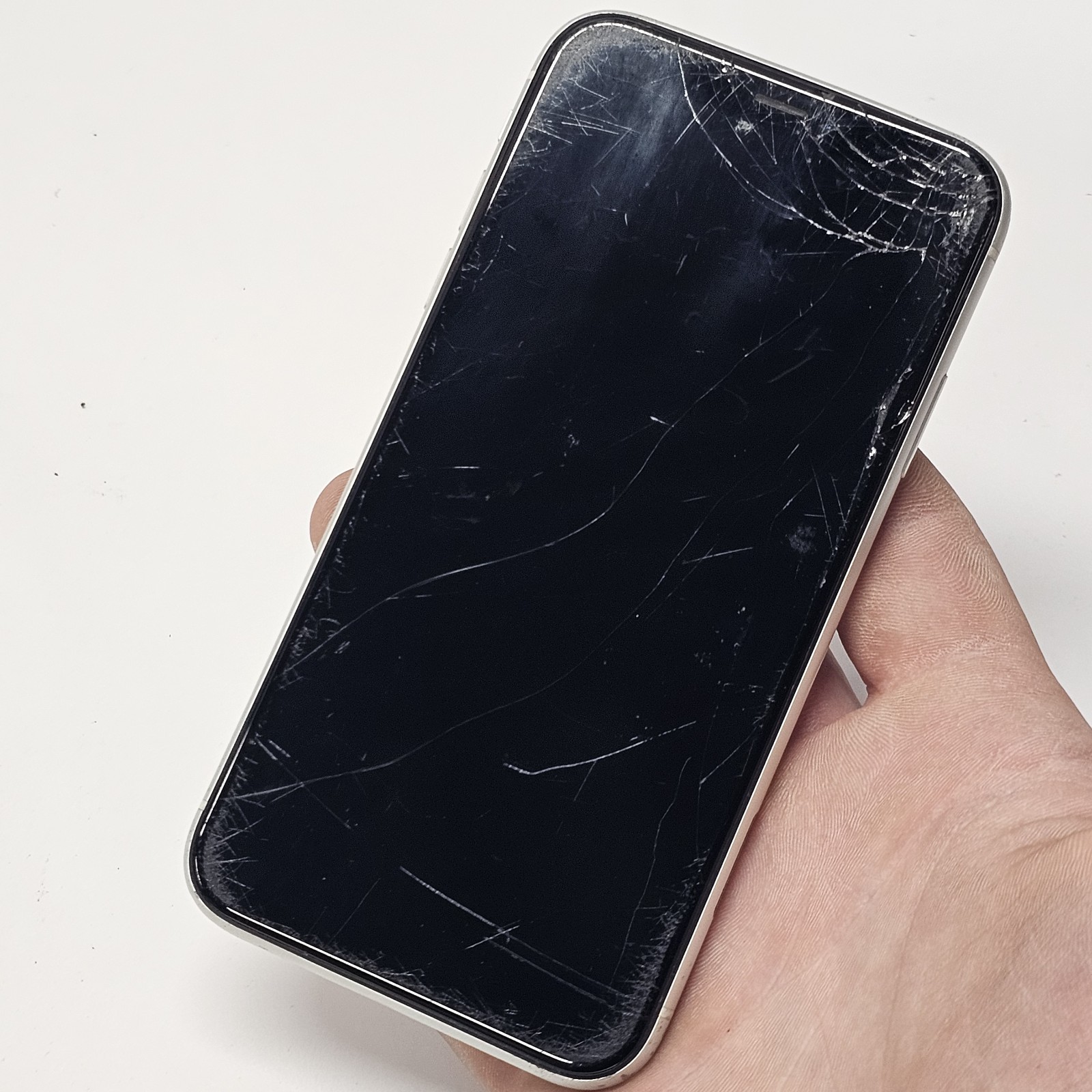 Apple iPhone XR UNKNOWN SPECS UNTESTED AS IS NOT REPAIRABLE READ DESCRIPTION!!