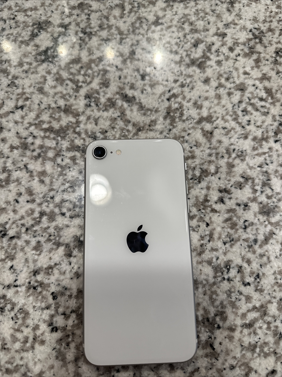Apple iPhone SE 2nd Gen. – 64GB – White (Unlocked)