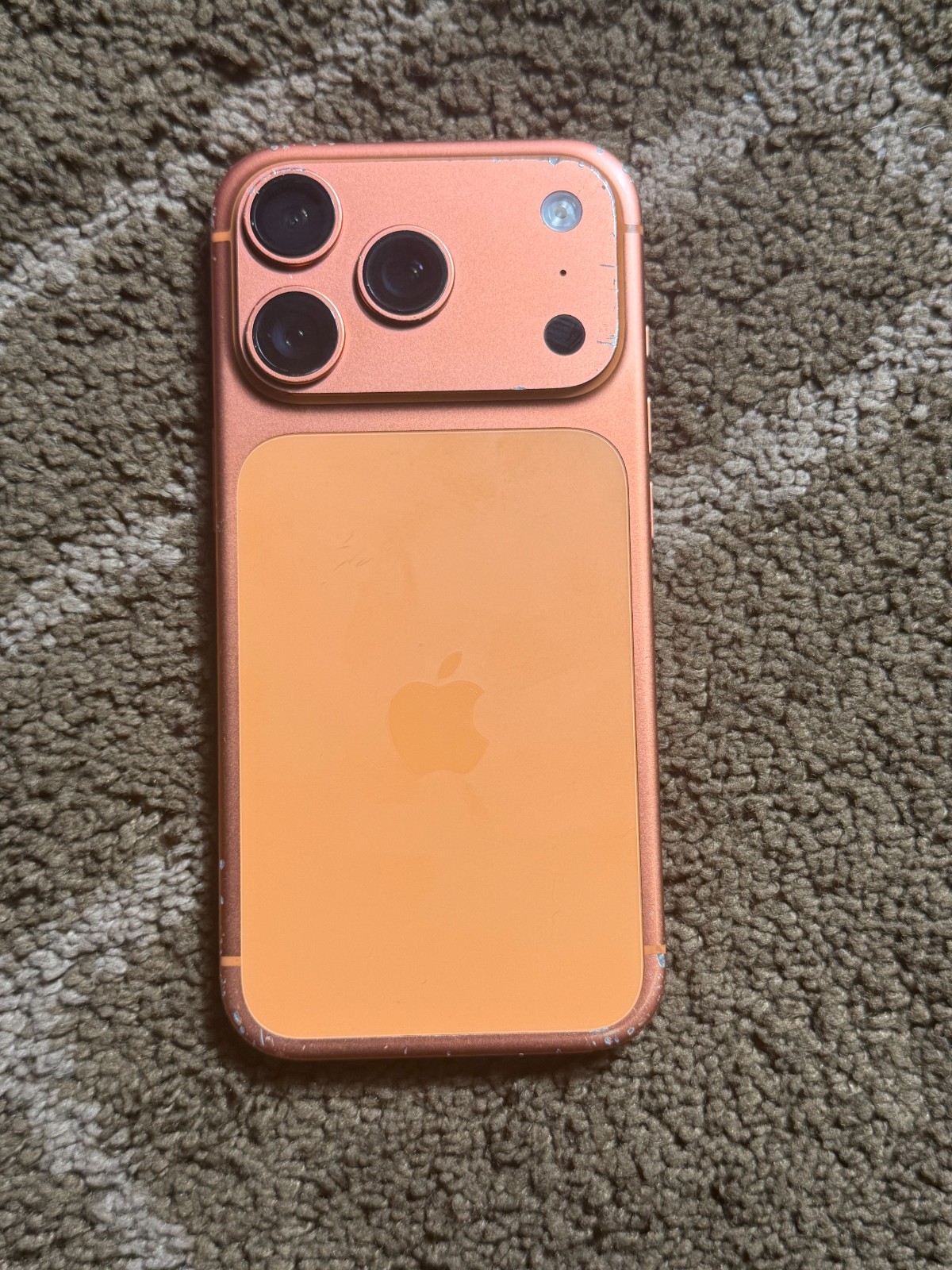 Apple iPhone 17 Pro 256 GB -Orange – Locked to ATT – READ (Cracked / LCD Line)