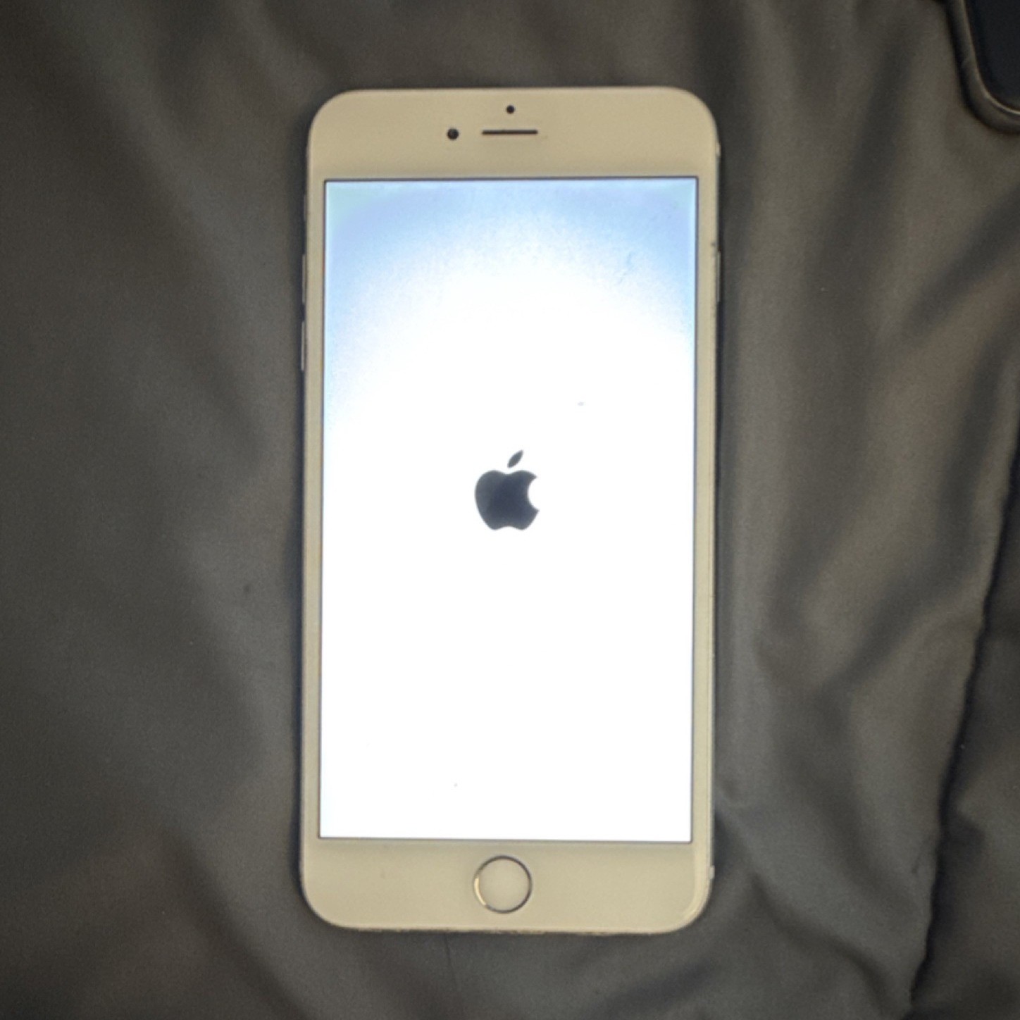 Apple iPhone 7 Plus 128GB Silver Bar Smartphone 12MP Front/Rear Camera
