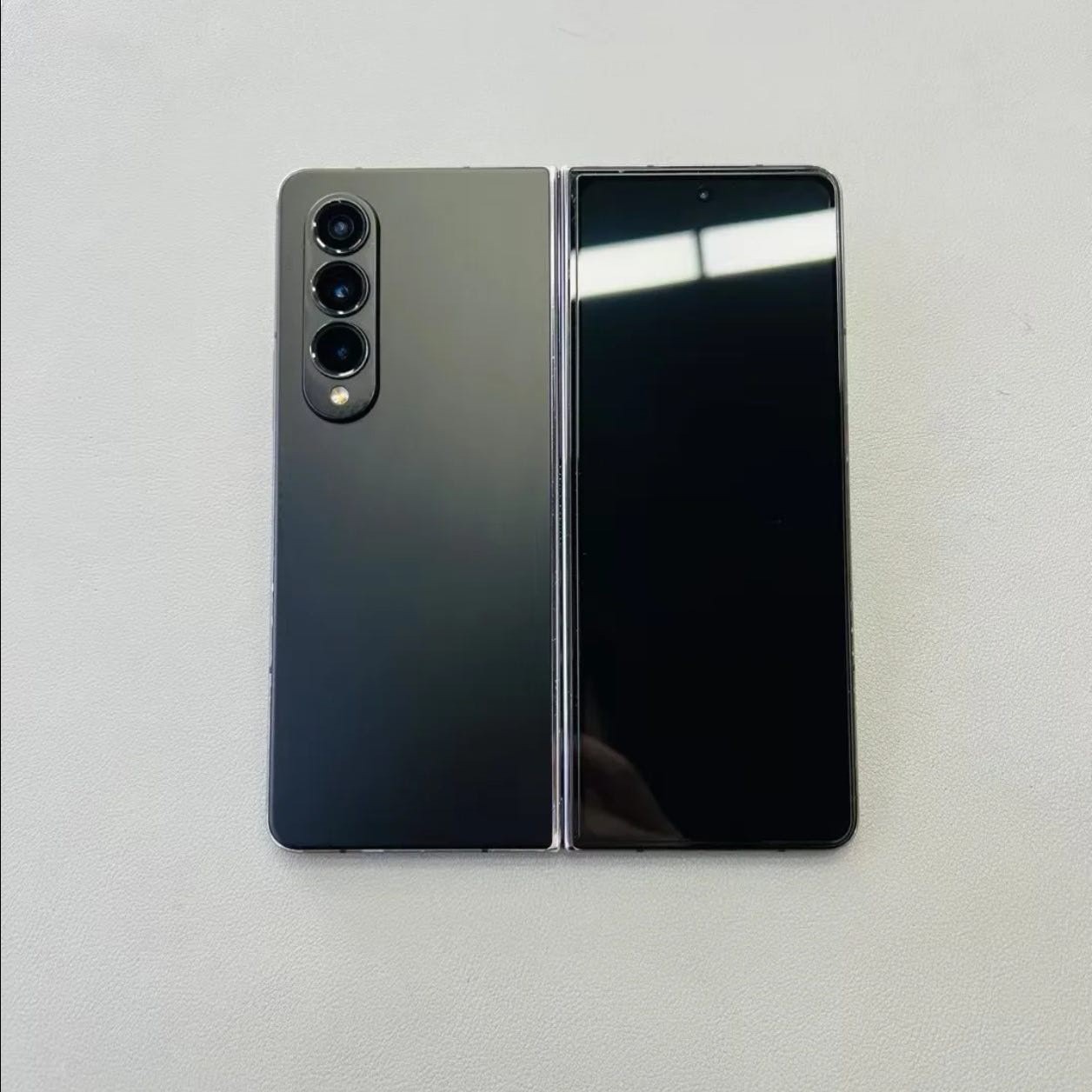 Global Samsung Galaxy Z Fold4 5G 7.6″ 50MP Snapdragon 8+ Gen 1 4400mAh Android