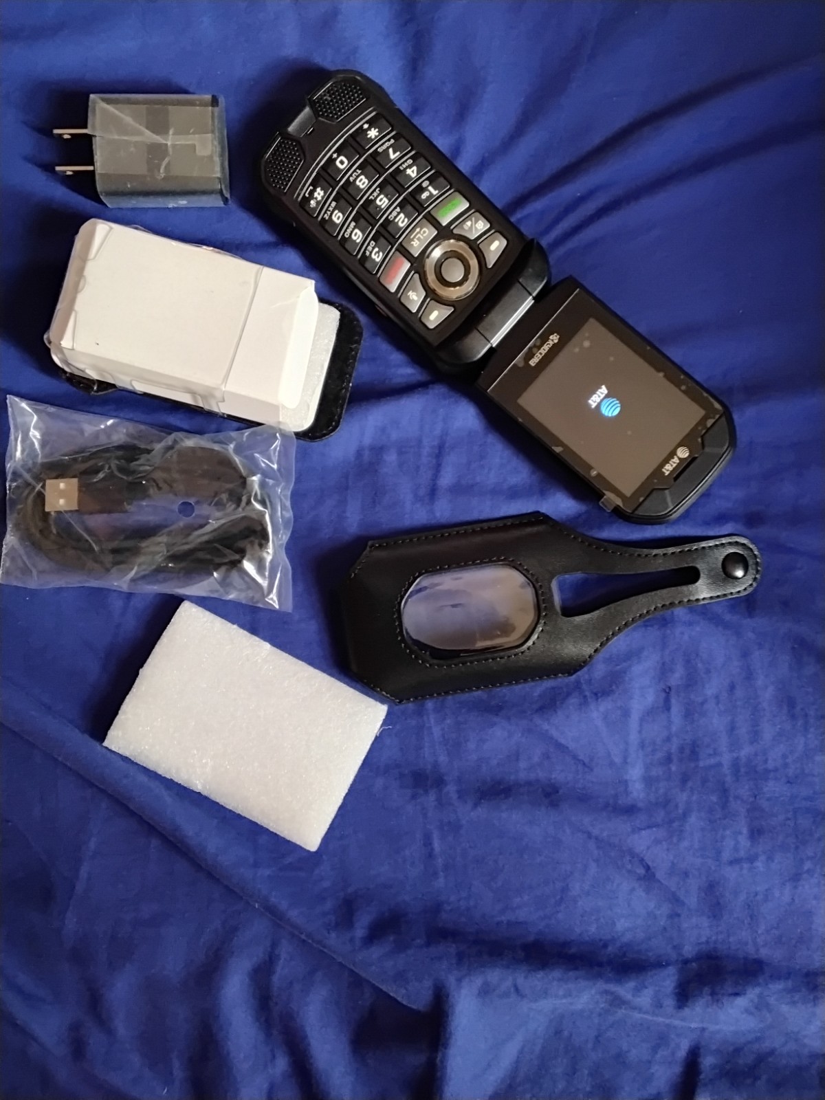 Kyocera DuraXV E4830 AT&T Flip Phone (Unlocked)