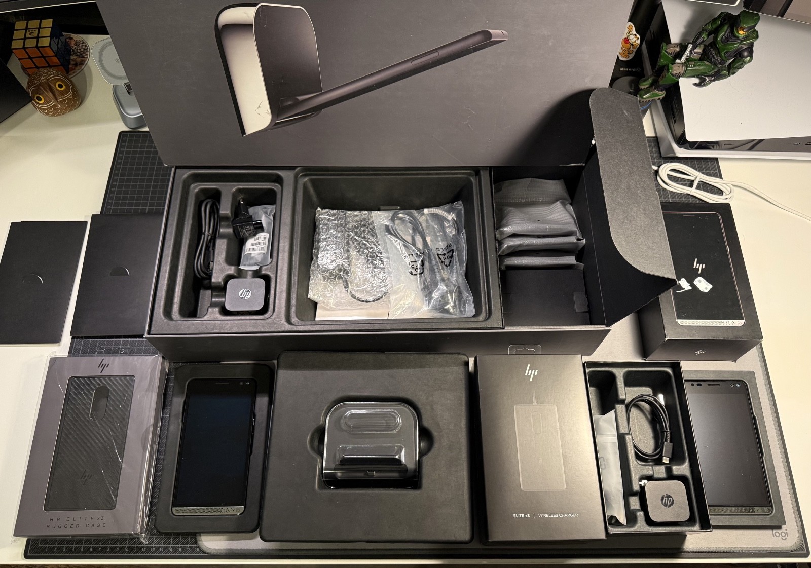 HP Elite X3 two phones collectors bundle – Windows 10 and Android