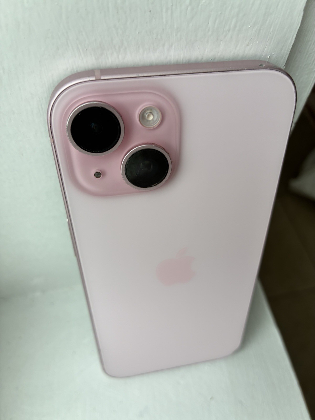 Apple Pink Smartphone Dual Cameras USB Type-C Connectivity Bar Style