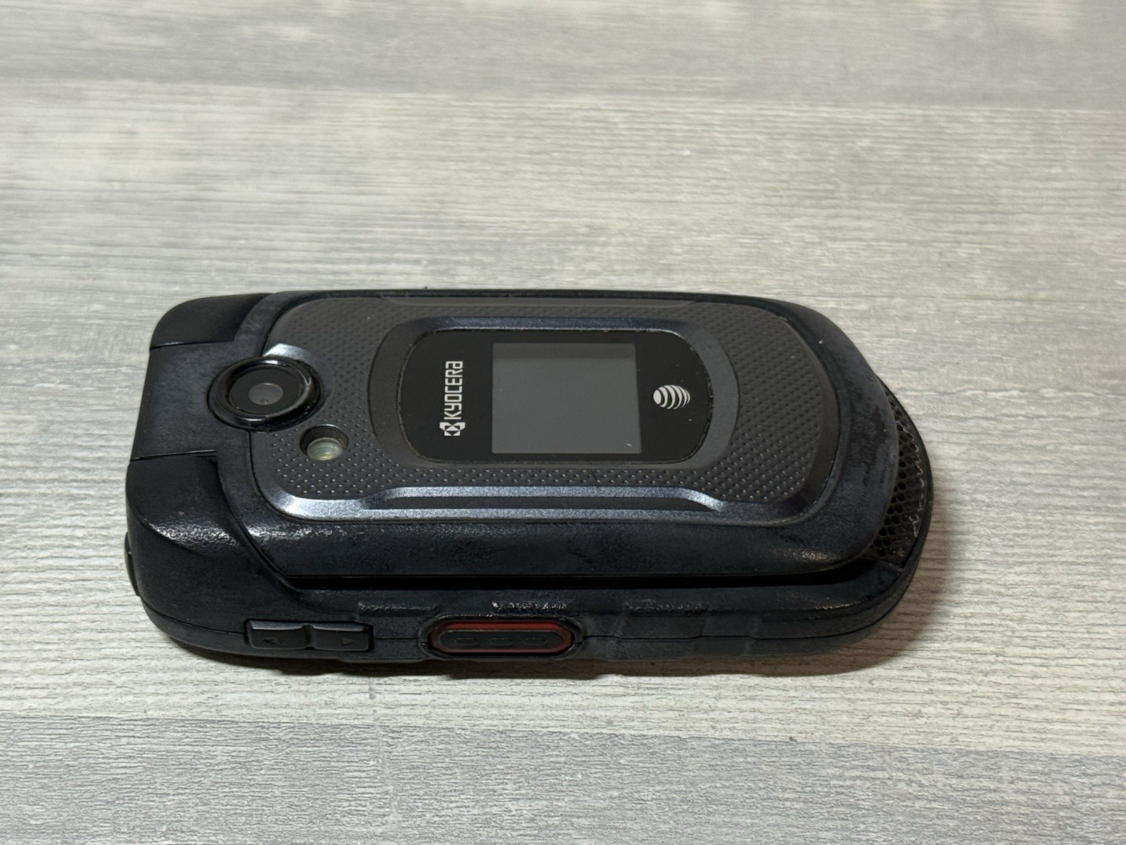 Kyocera DuraXE E4710 – AT&T Unlocked Flip Phone – Fair Condition