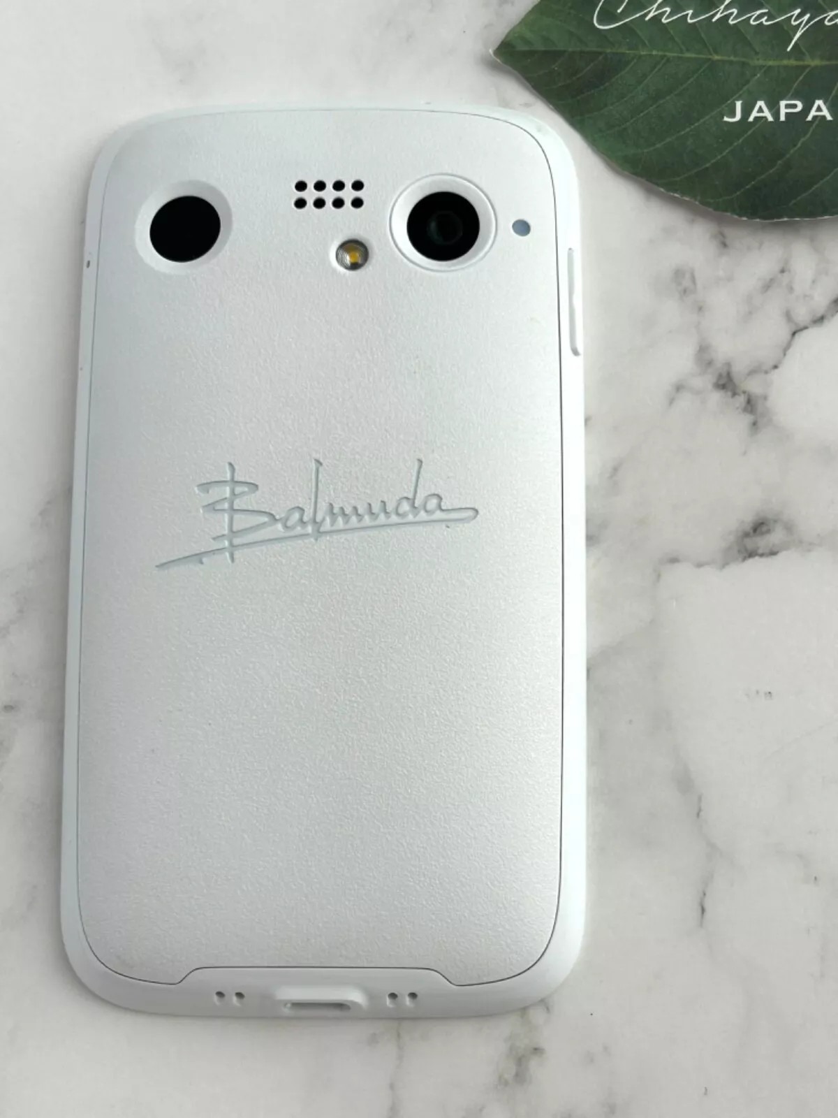 BALMUDA Phone 128GB 6GB RAM Compact Smartphone Factory Unlocked 4.9″ 48.0MP