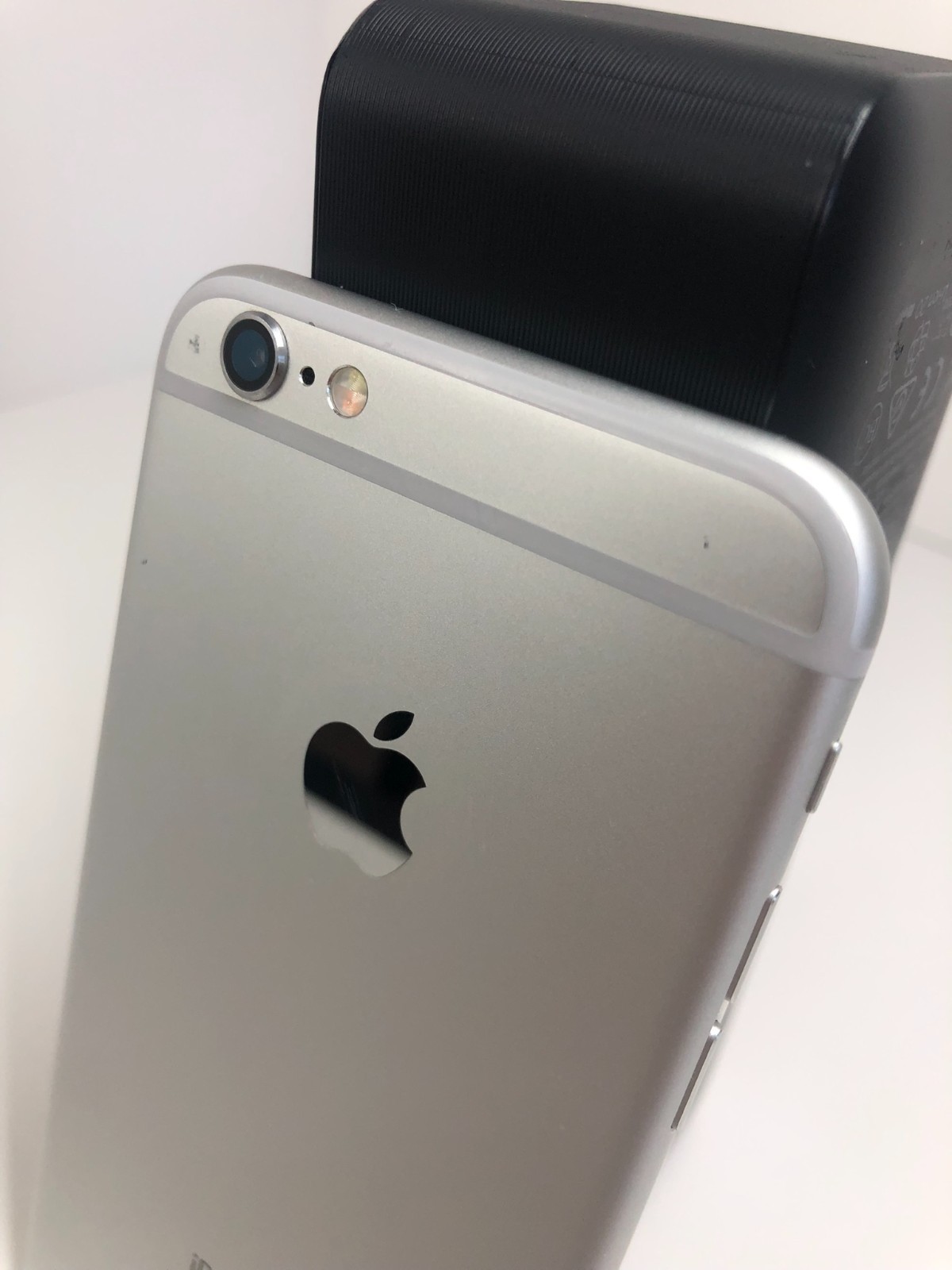 Apple iPhone 6s – 16 GB – Silver A1688 – Unlocked – Good Condition – 72% Battery