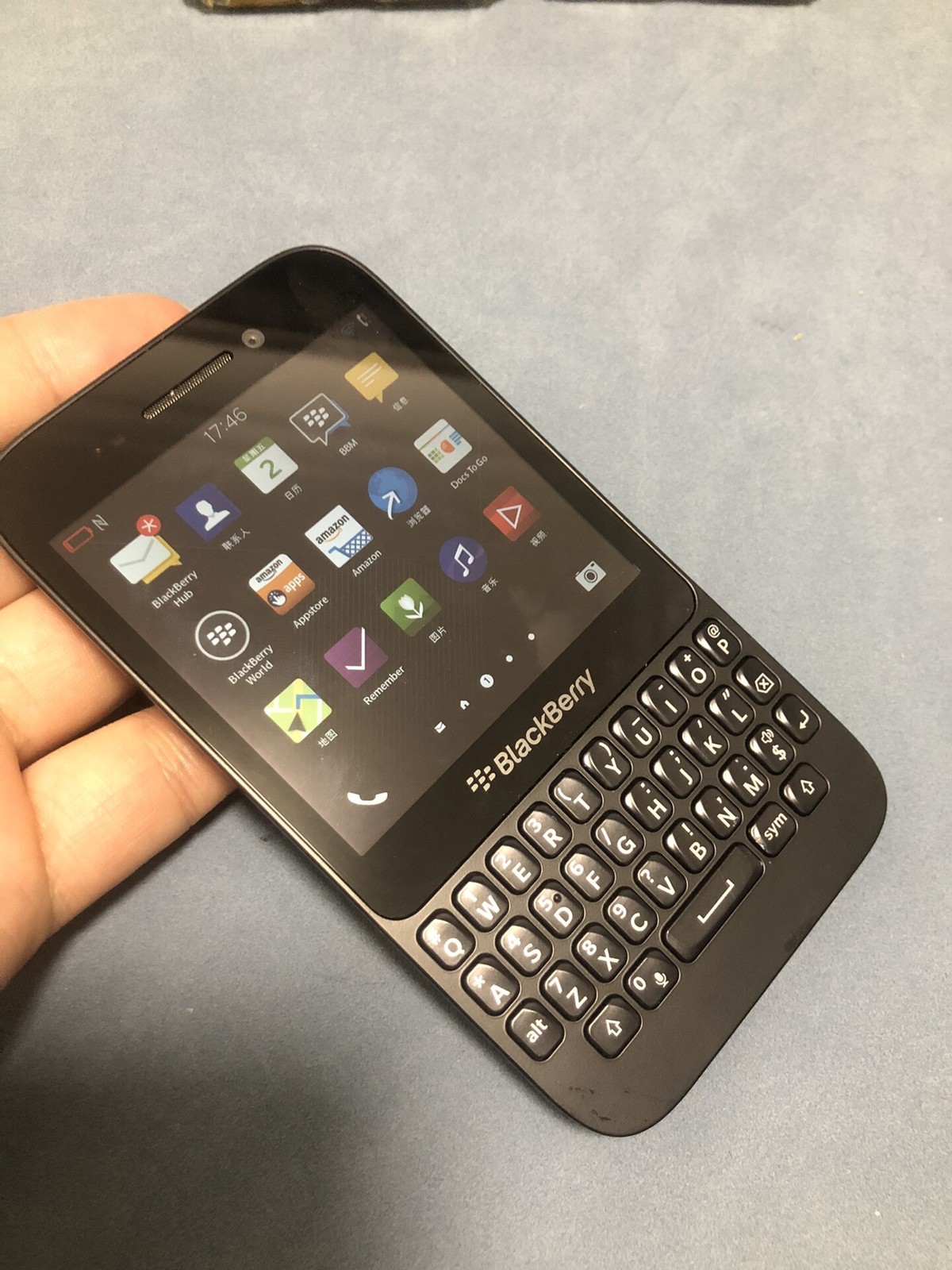 BlackBerry Q5 8GB Unlocked 4G LTE QWERTY Keyboard Classic Phone Excellent