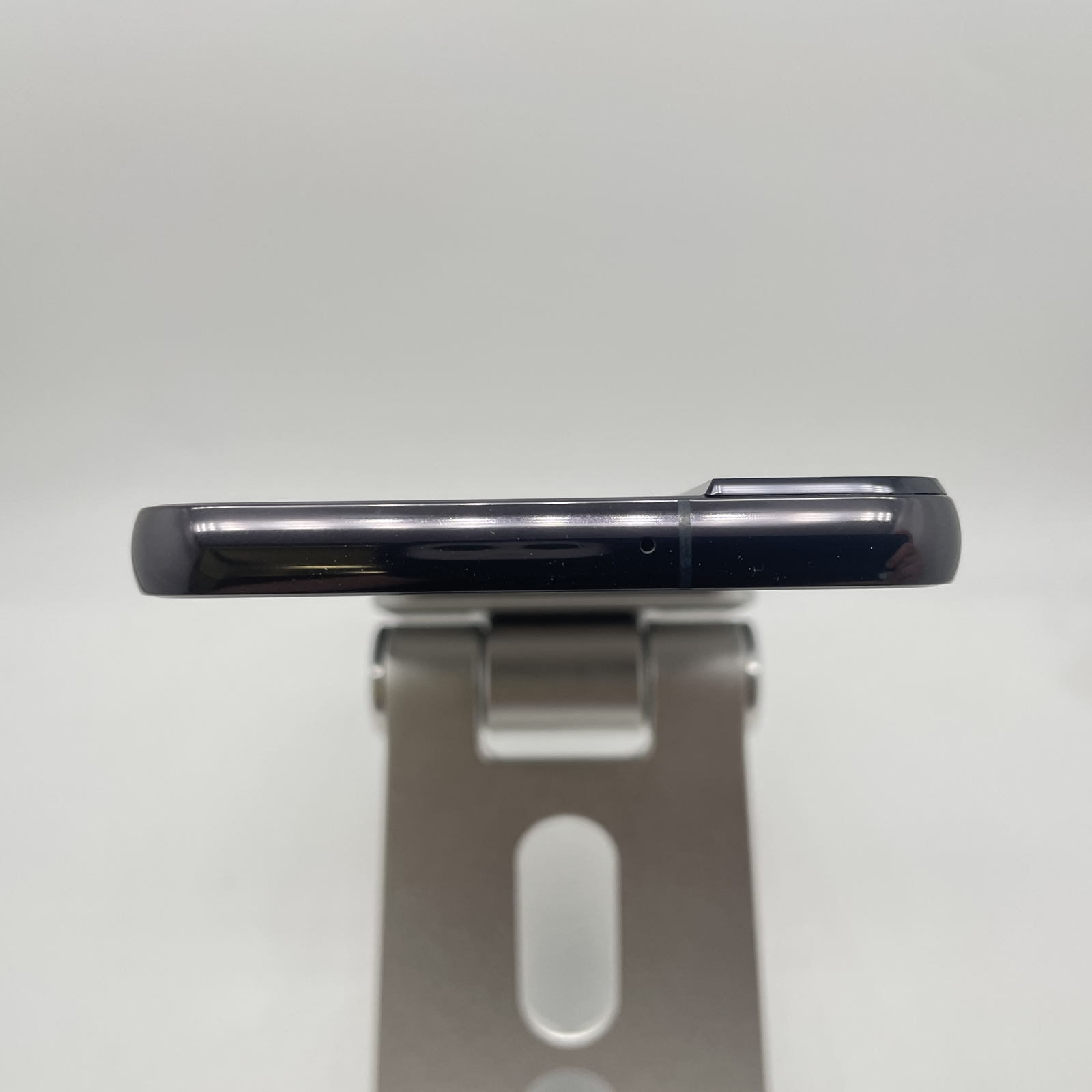 Samsung Galaxy S22 5G 128GB Phantom Black Unlocked Very Good Condition