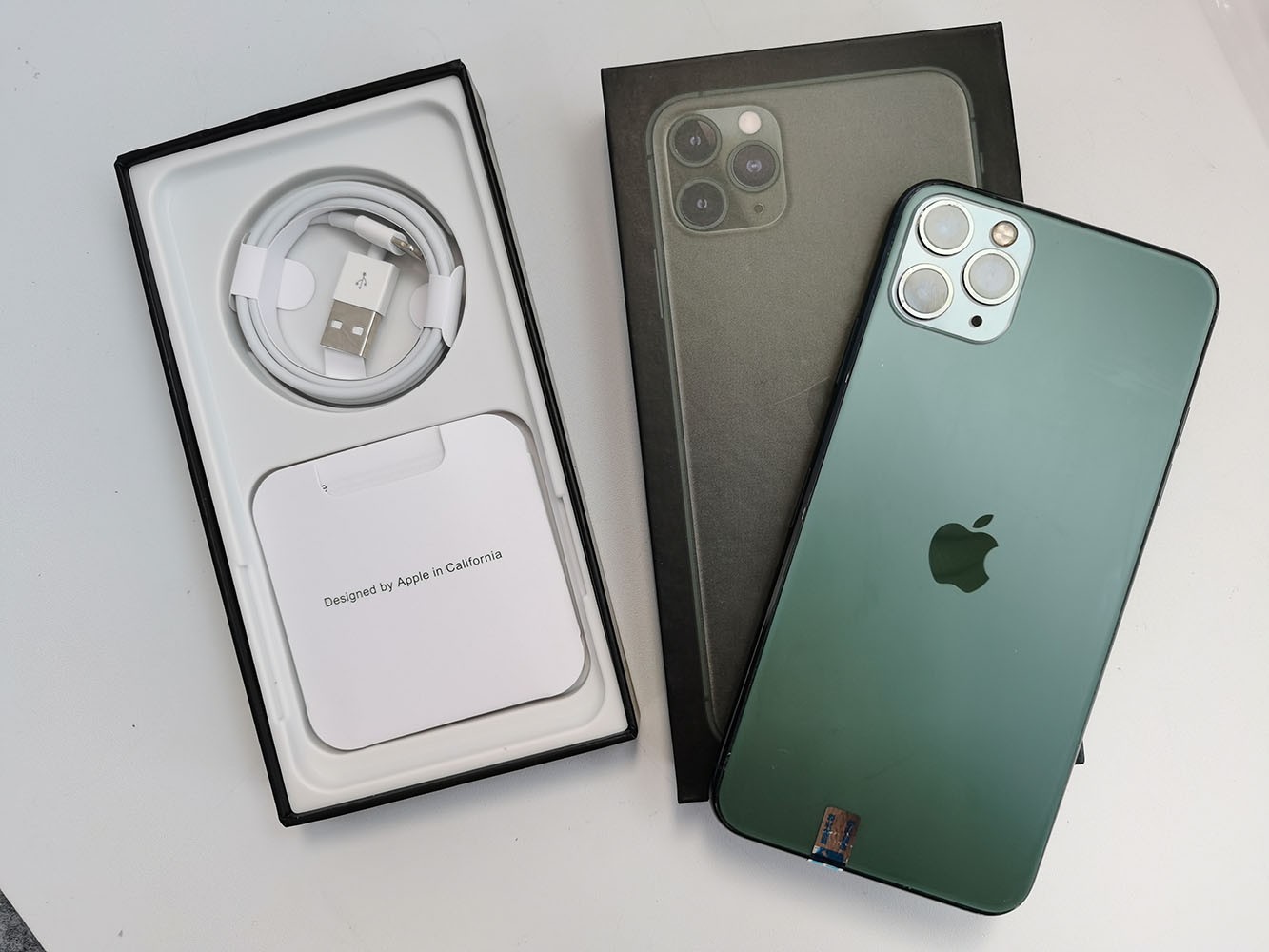 Apple iPhone 11 Pro Max (Midnight Green) 64GB,256GB,512GB Fully Working Unlocked