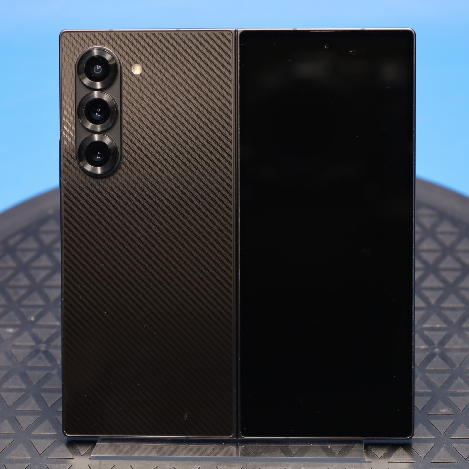 Samsung Galaxy Z Fold6 – 1 TB – Crafted Black (Unlocked)