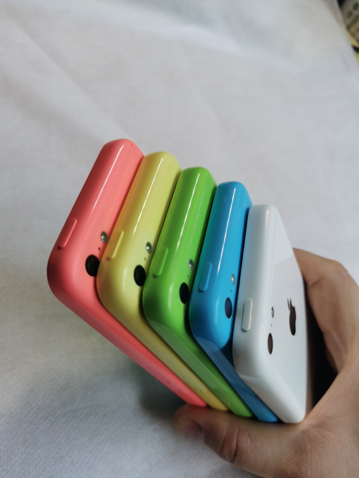 Take beautiful photos 85% N ew Apple iPhone 5c 8 16 32GB (GSM Unlocked) z8