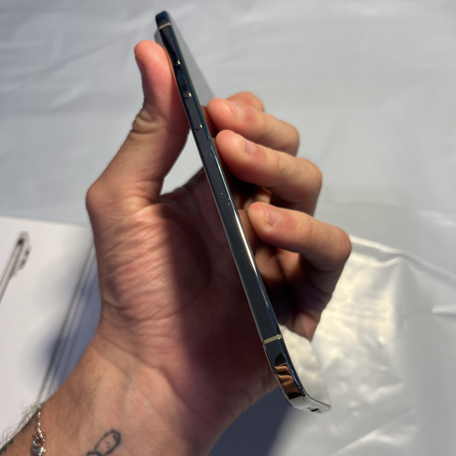 Apple iPhone 17 Air – 256GB (Unlocked) Works Great – In Box (#M65)