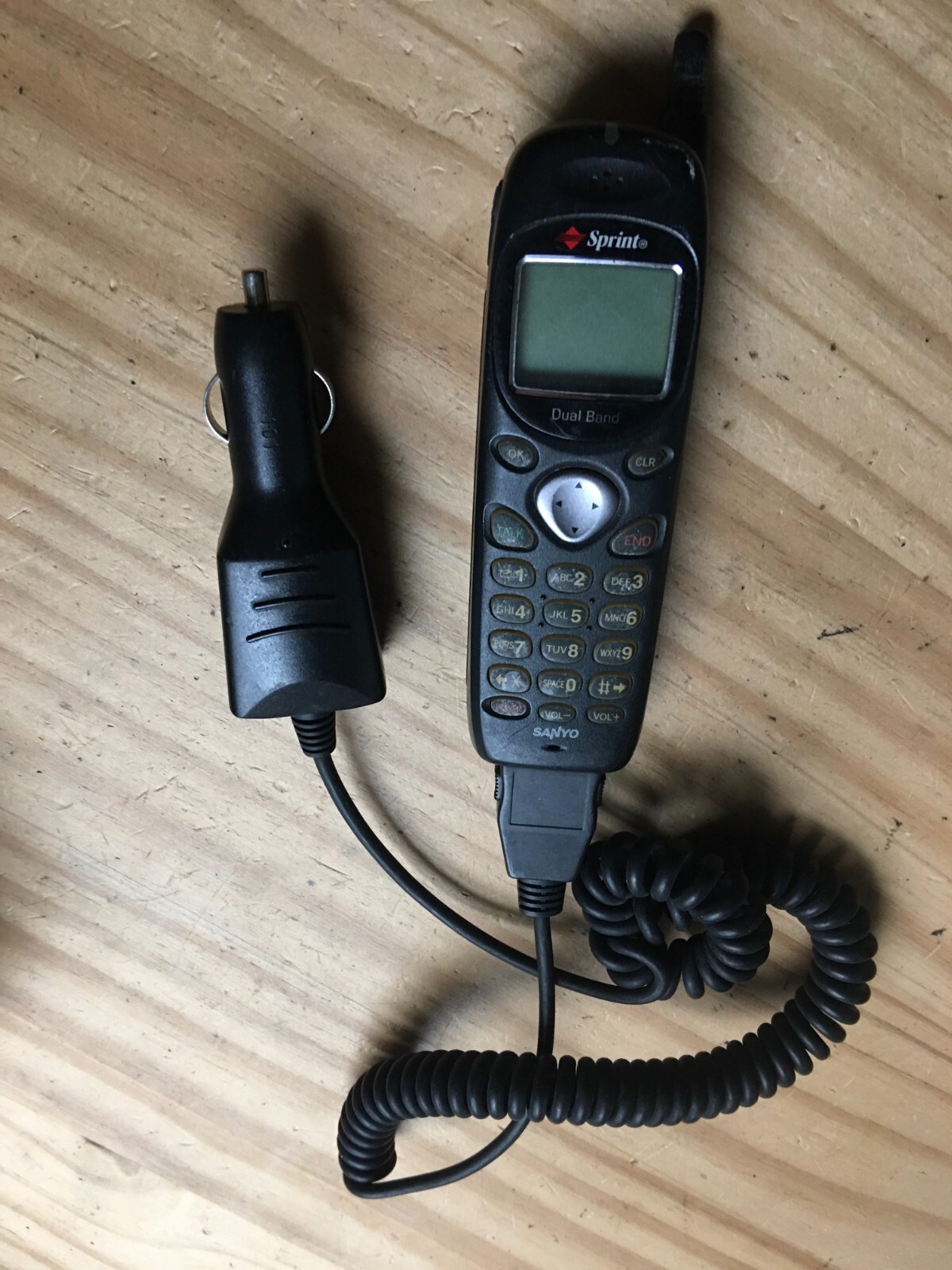 Vintage Sanyo SCP-4000 Sprint Dual Band phone